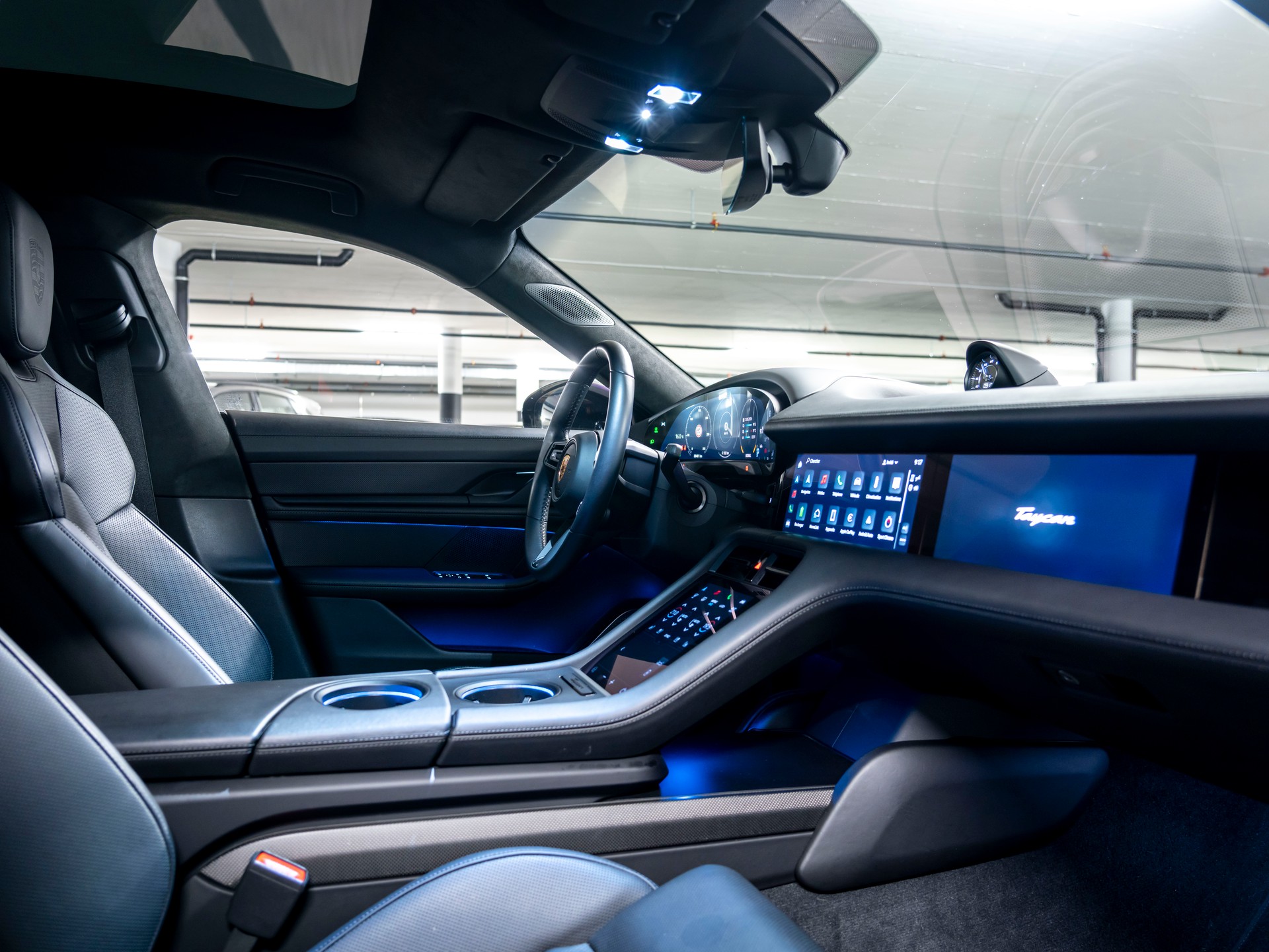 PORSCHE Taycan Turbo S-image-16