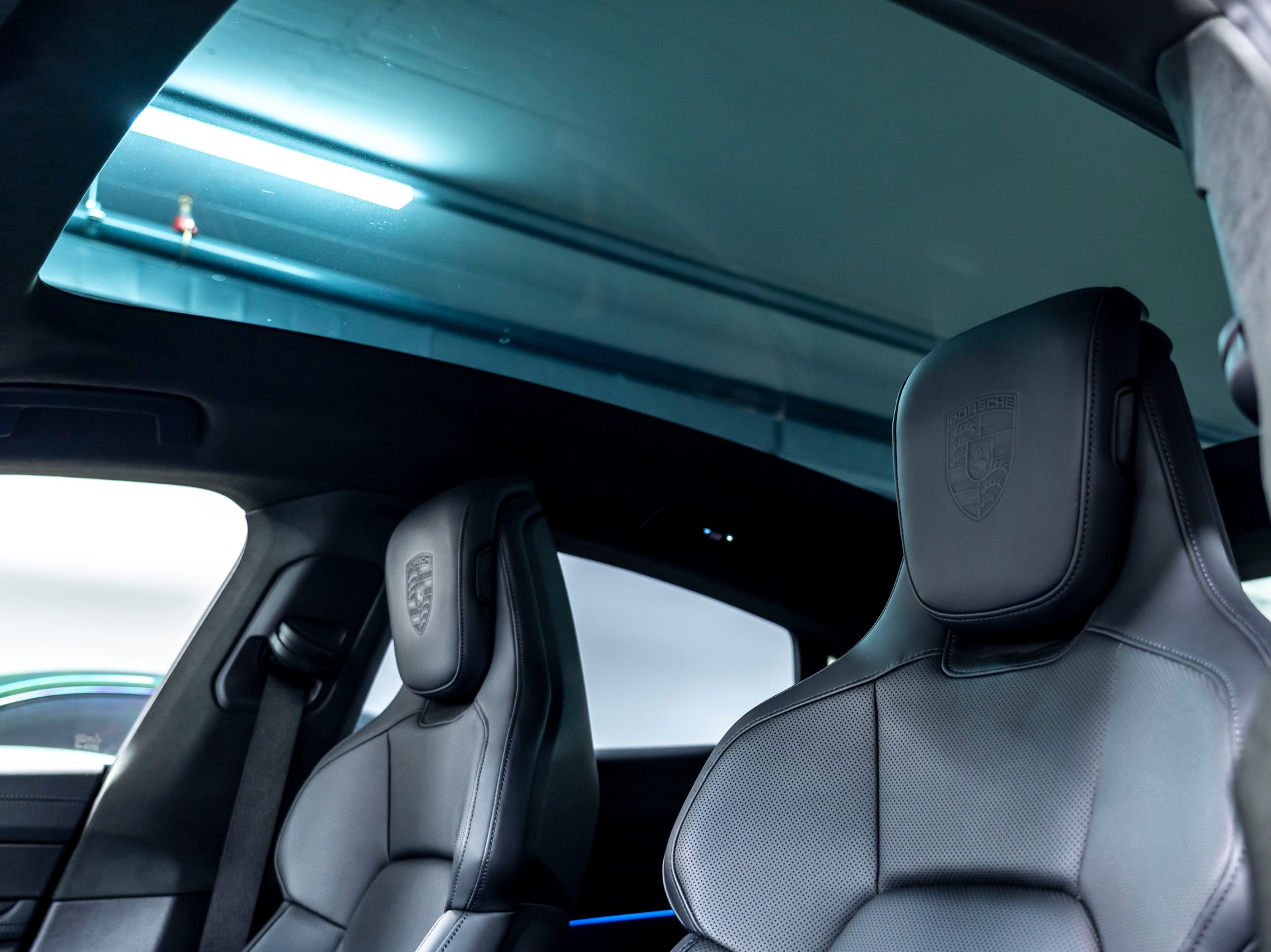 PORSCHE Taycan Turbo S-image-25