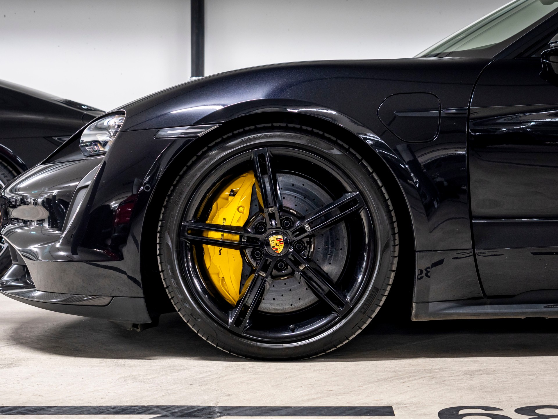 PORSCHE Taycan Turbo S-image-10