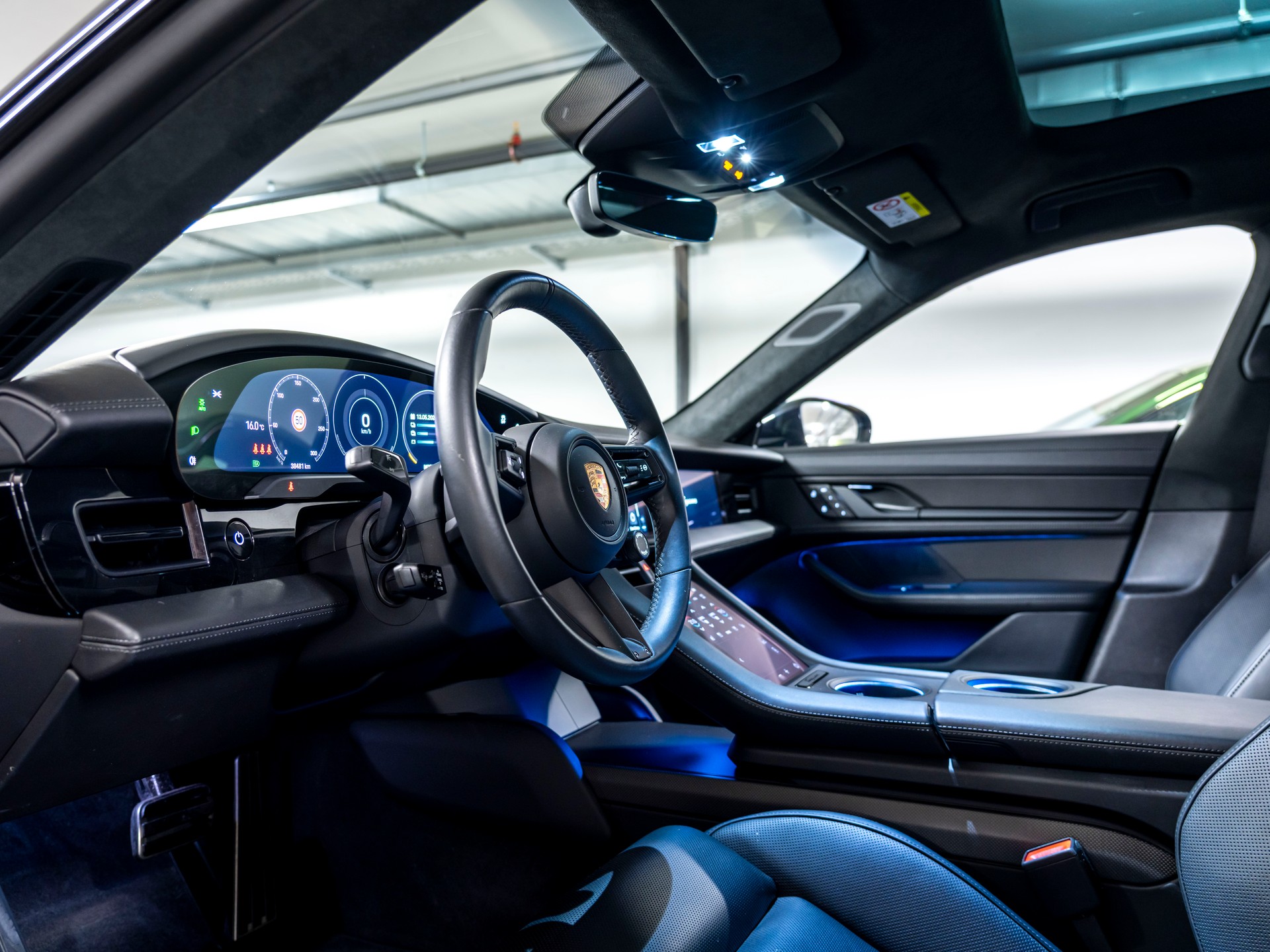PORSCHE Taycan Turbo S-image-13