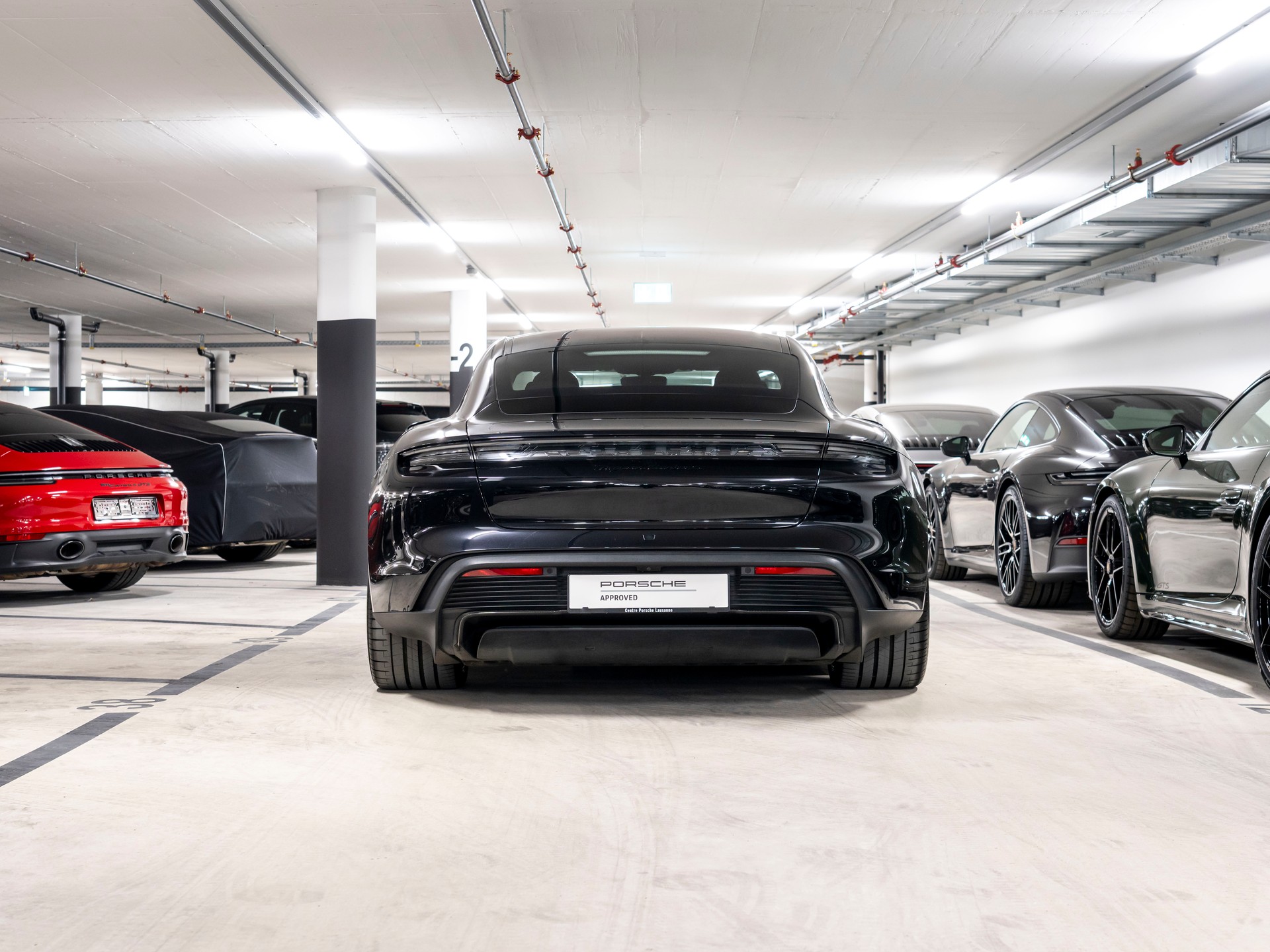 PORSCHE Taycan Turbo S-image-4