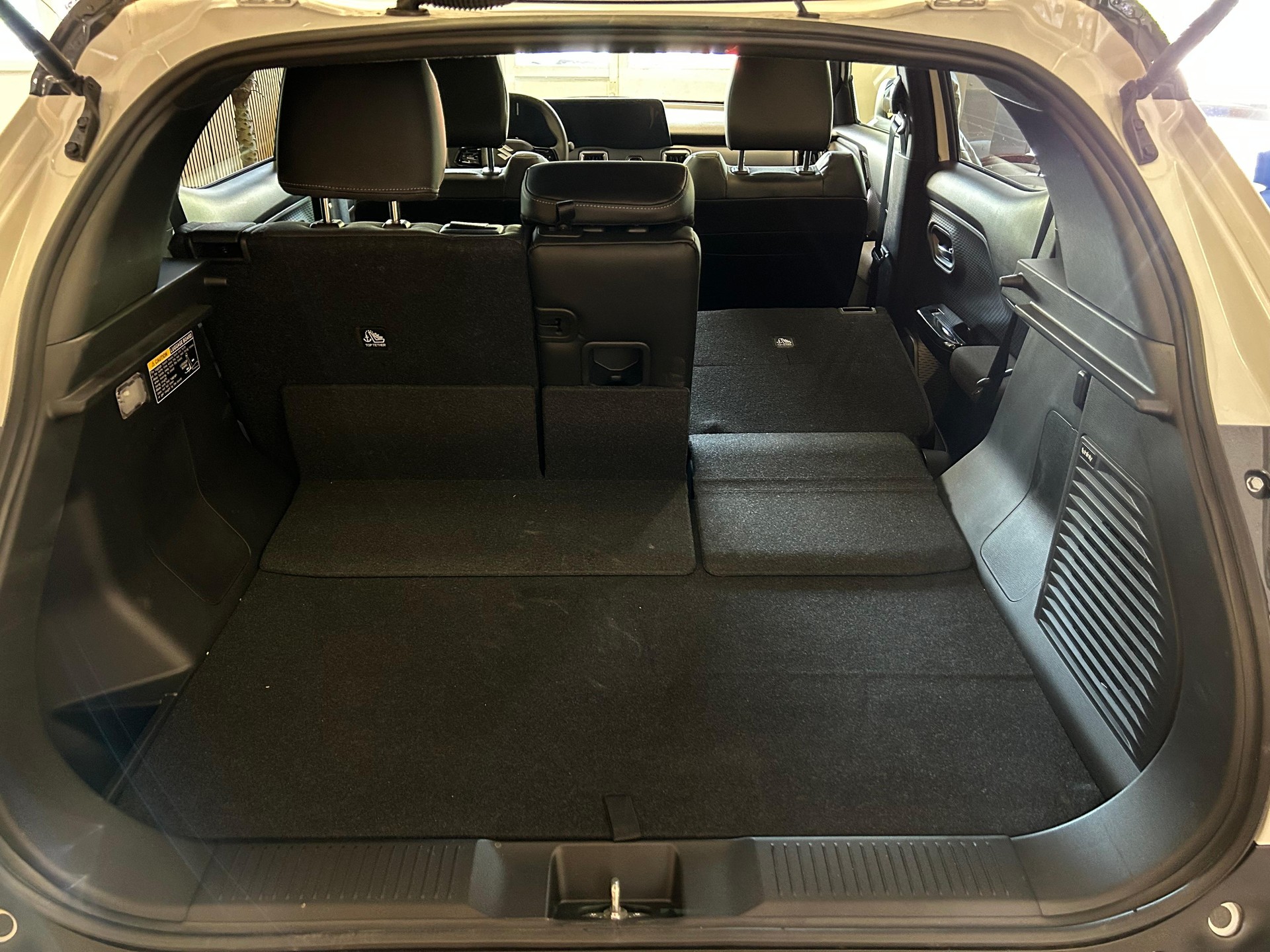 SUZUKI e Vitara Sakura Top 4x4-image-21
