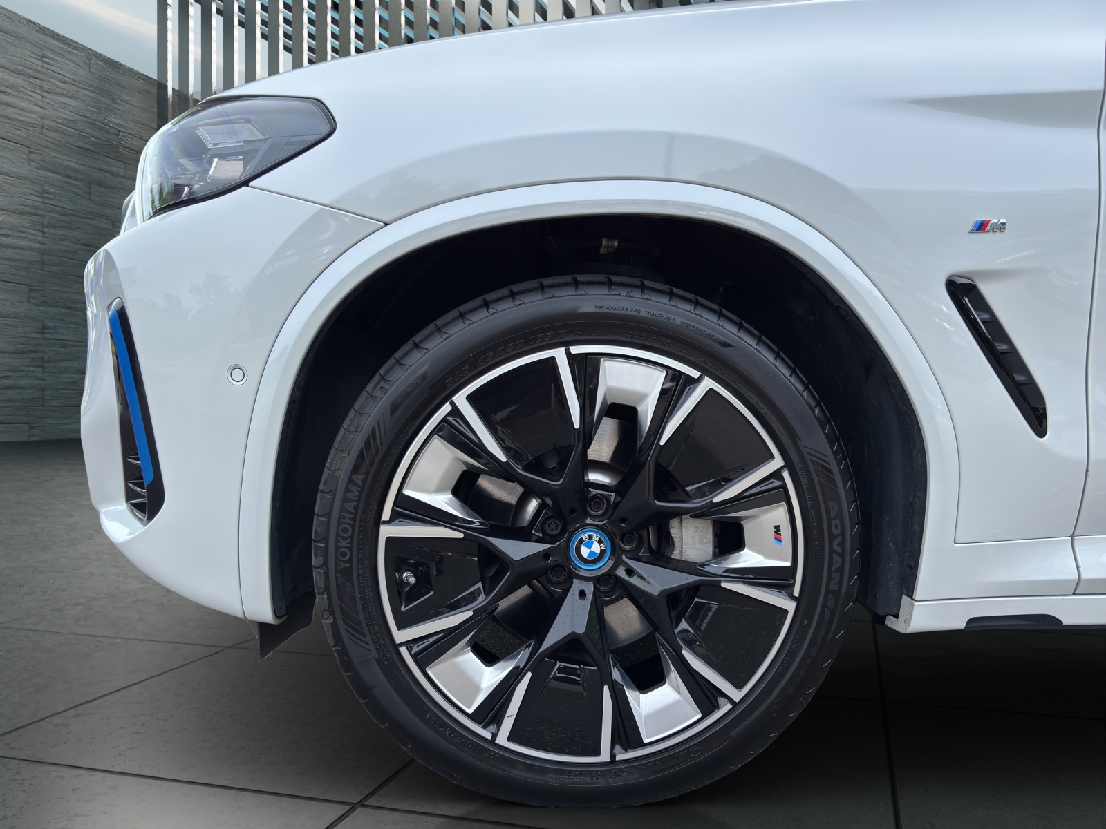BMW iX3 E-Motor Impressive-image-9