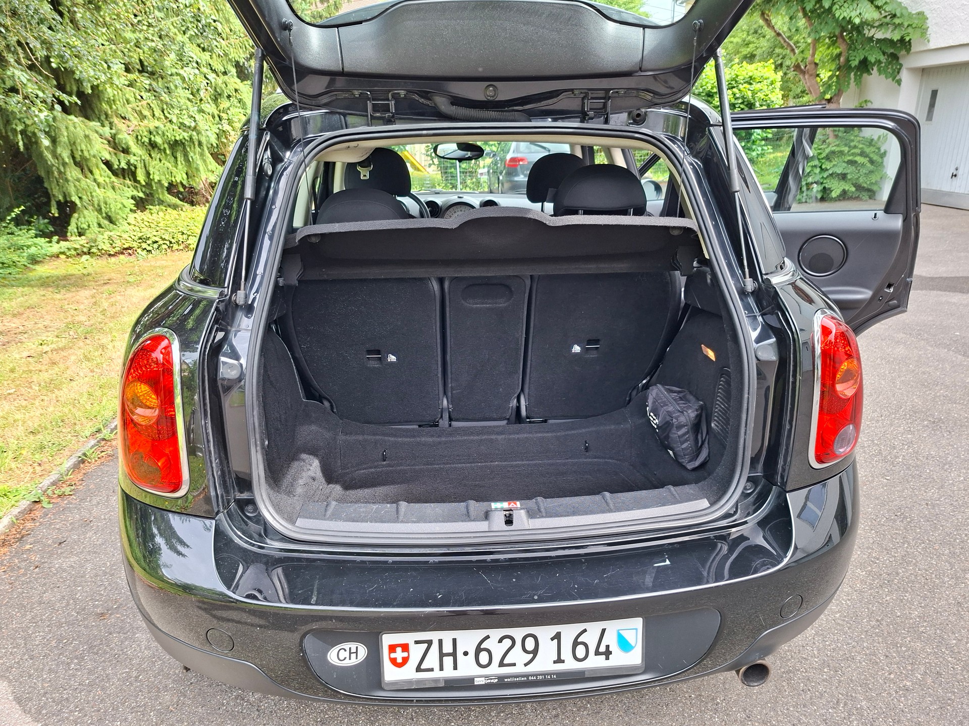 MINI 1.6i Cooper ALL4-image-6