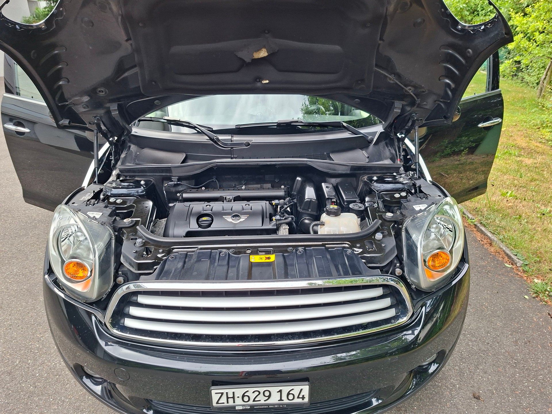 MINI 1.6i Cooper ALL4-image-9