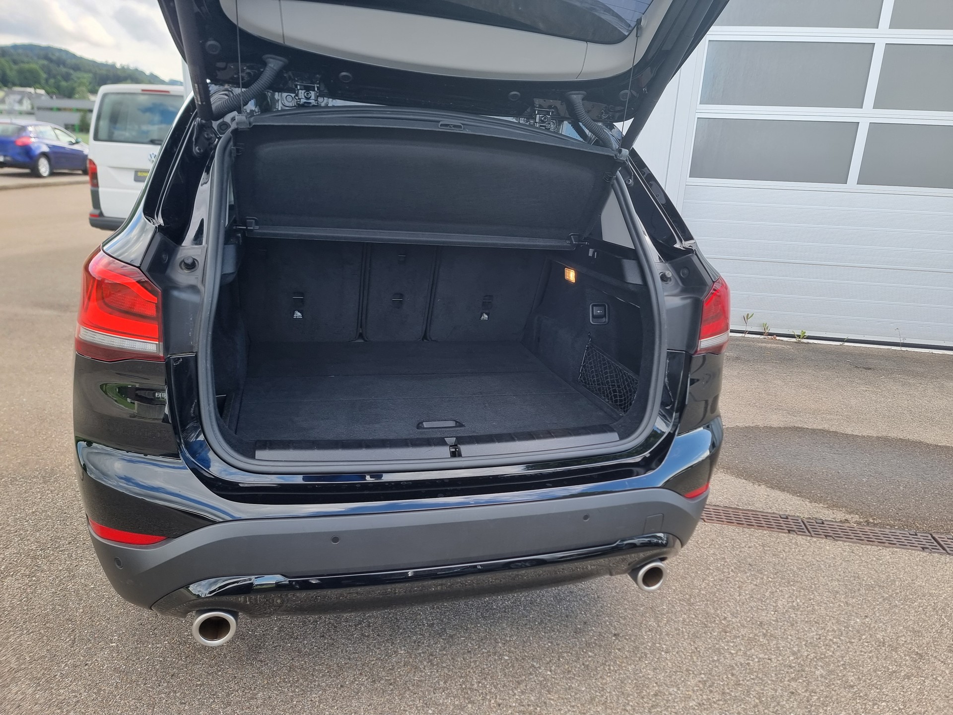 BMW X1 xDrive 20i Steptronic-image-13