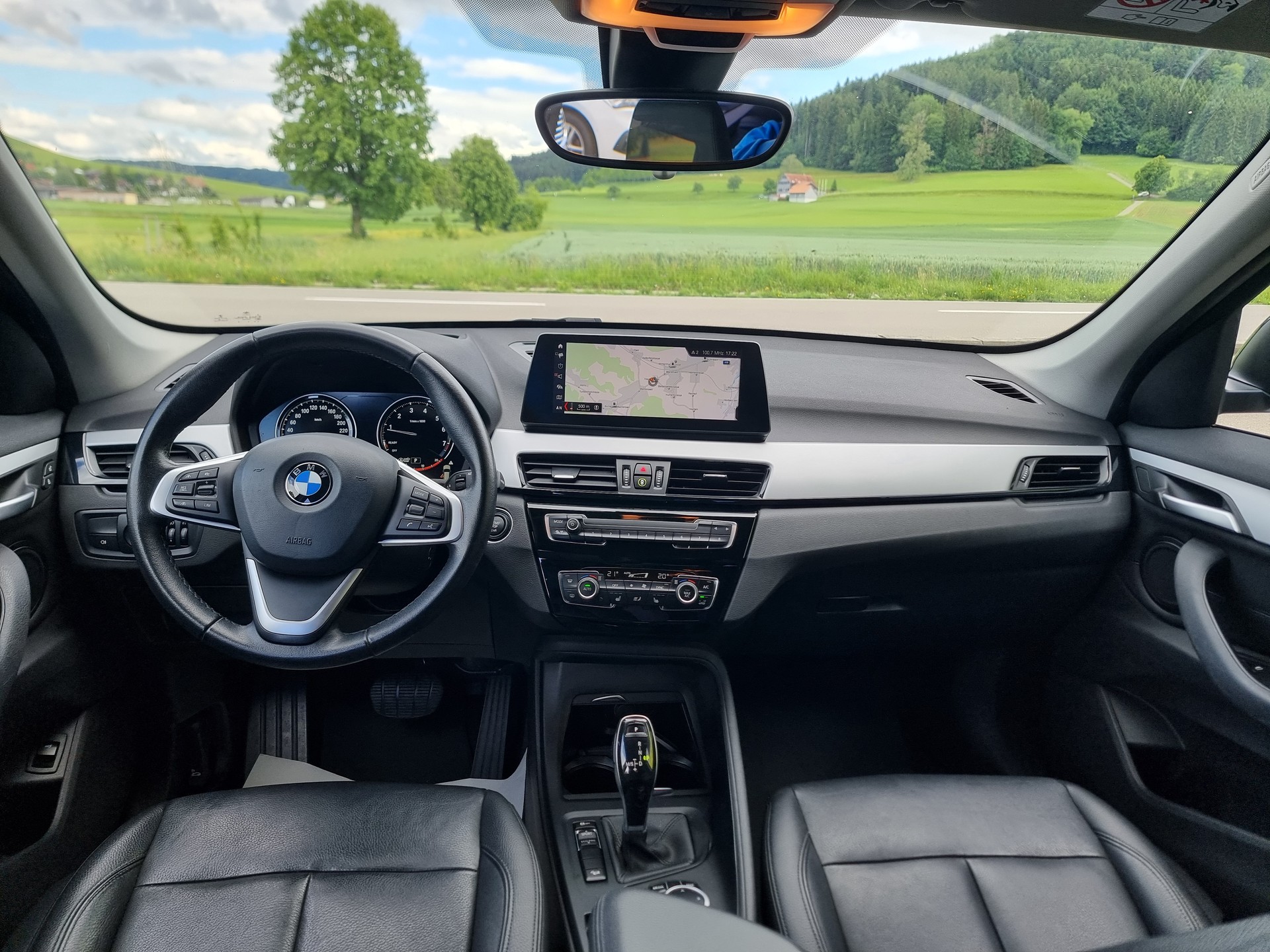 BMW X1 xDrive 20i Steptronic-image-3