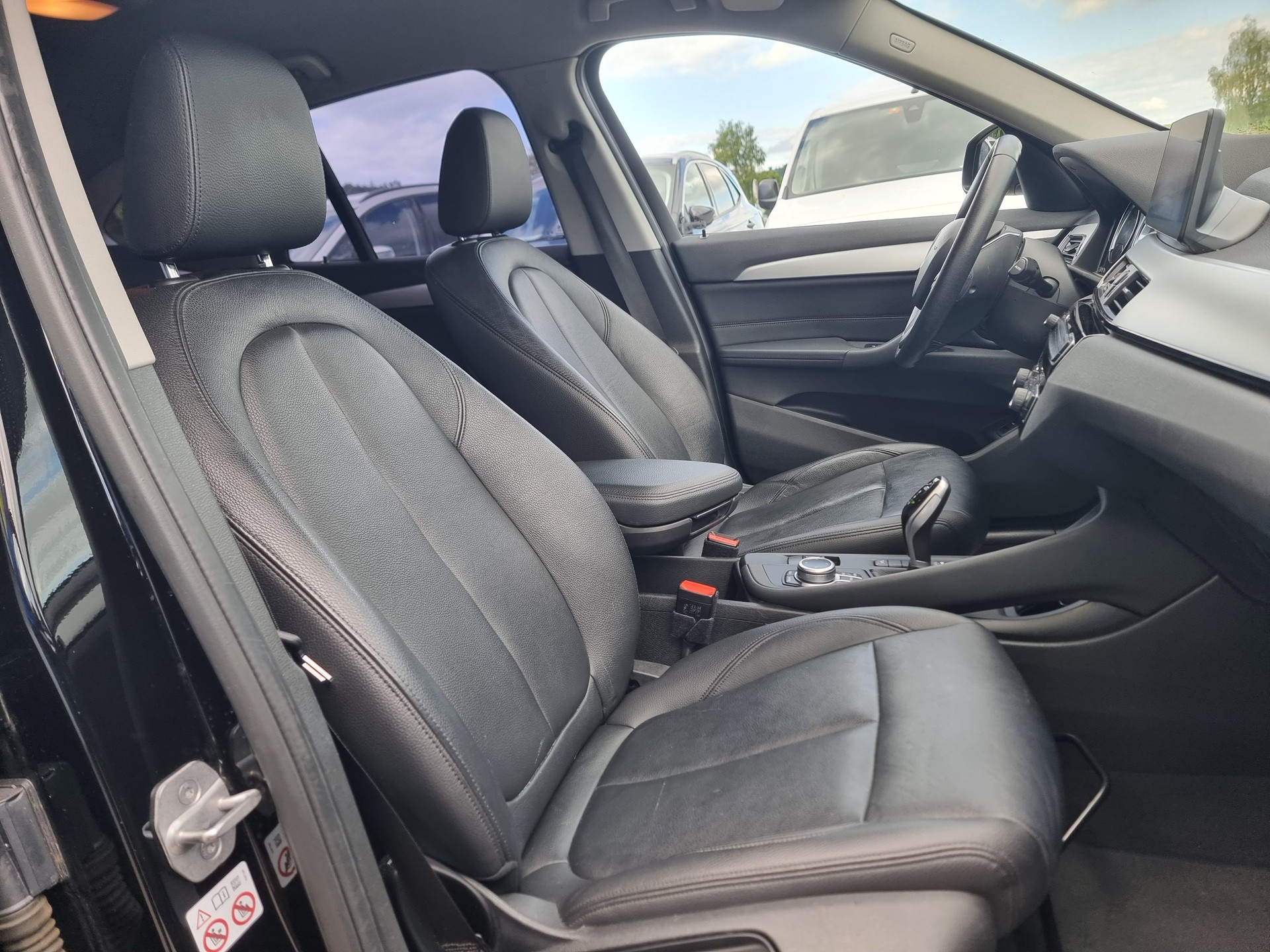 BMW X1 xDrive 20i Steptronic-image-8