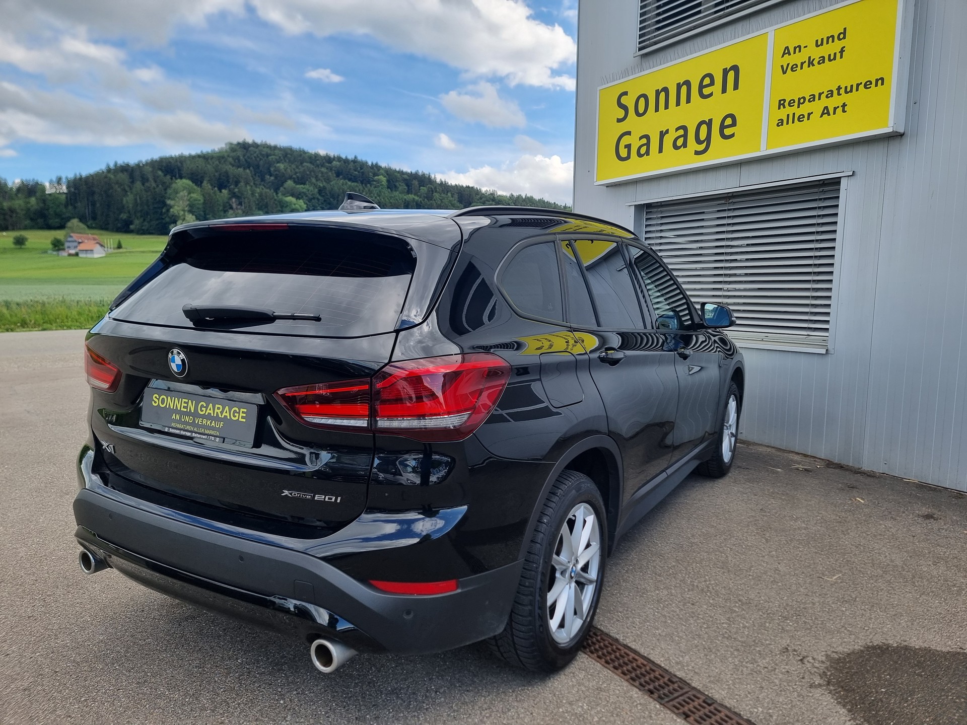 BMW X1 xDrive 20i Steptronic-image-12