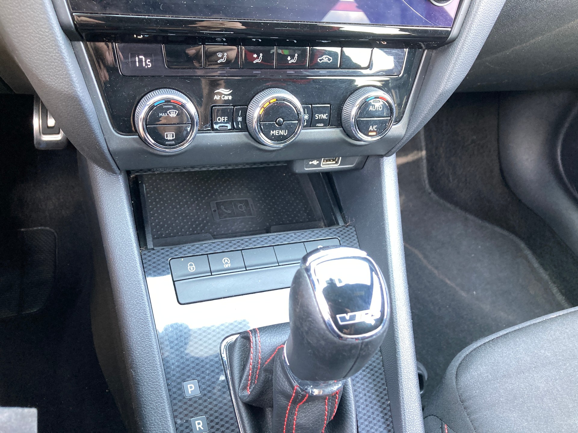 SKODA Octavia Combi 2.0 TDI RS 4x4 DSG mit Anhängerkupplung-image-13