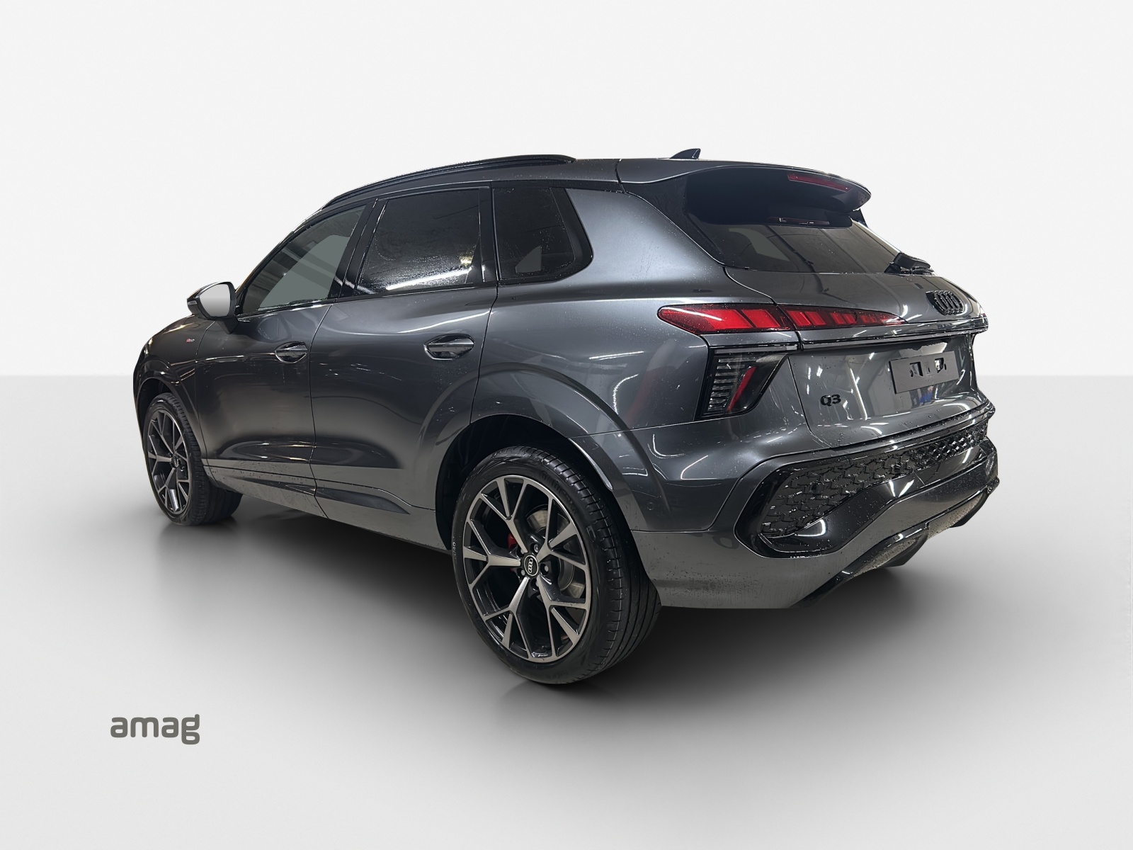 AUDI Q3 SUV 110 kW TFSI S tronic-image-2