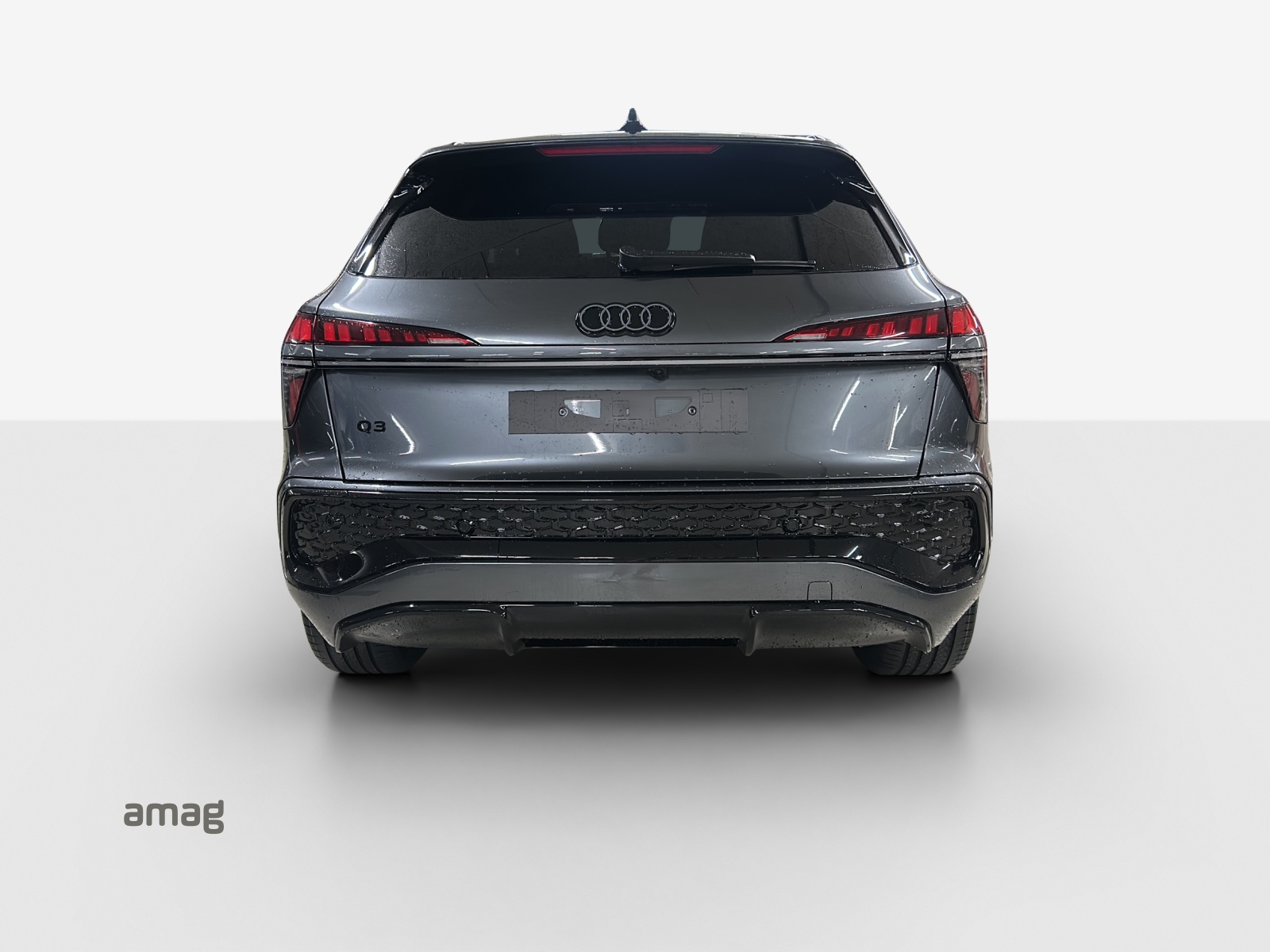 AUDI Q3 SUV 110 kW TFSI S tronic-image-3