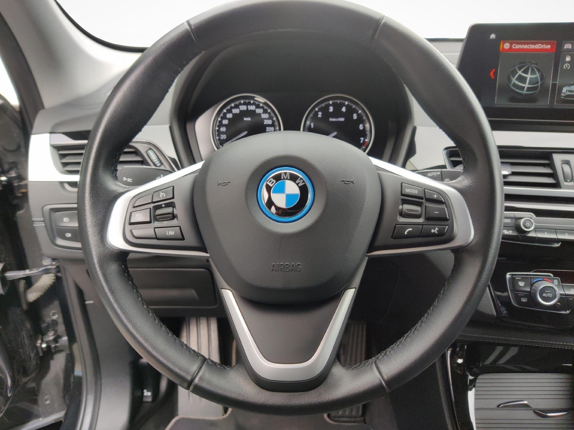 BMW X1 25e xDrive Sport Line-image-13