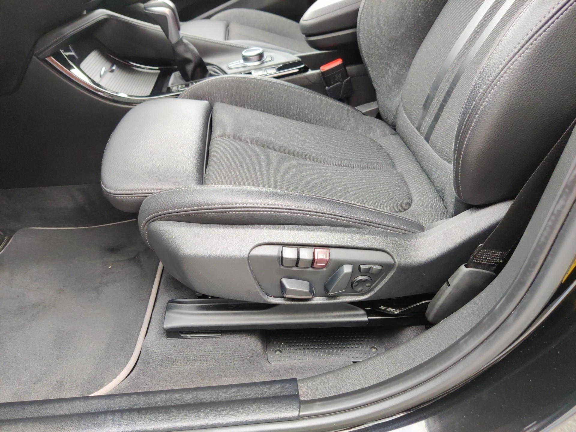BMW X1 25e xDrive Sport Line-image-16