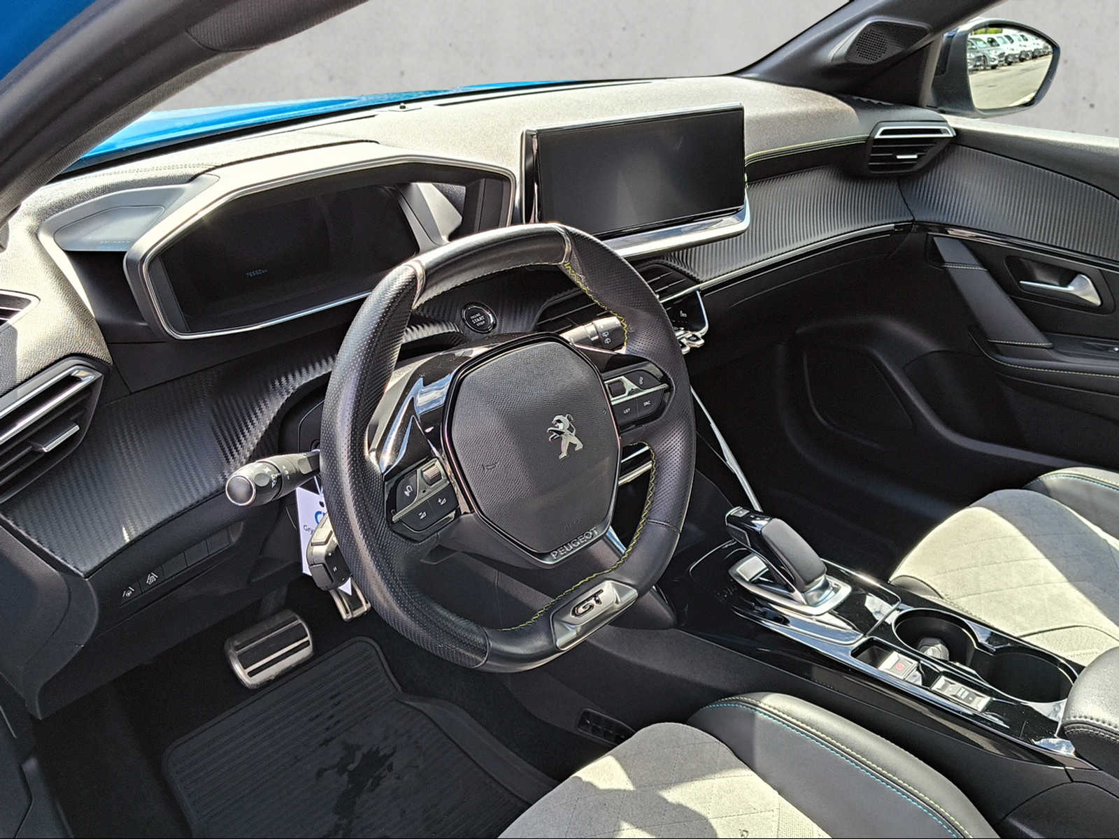 PEUGEOT 208 e-GT-image-11