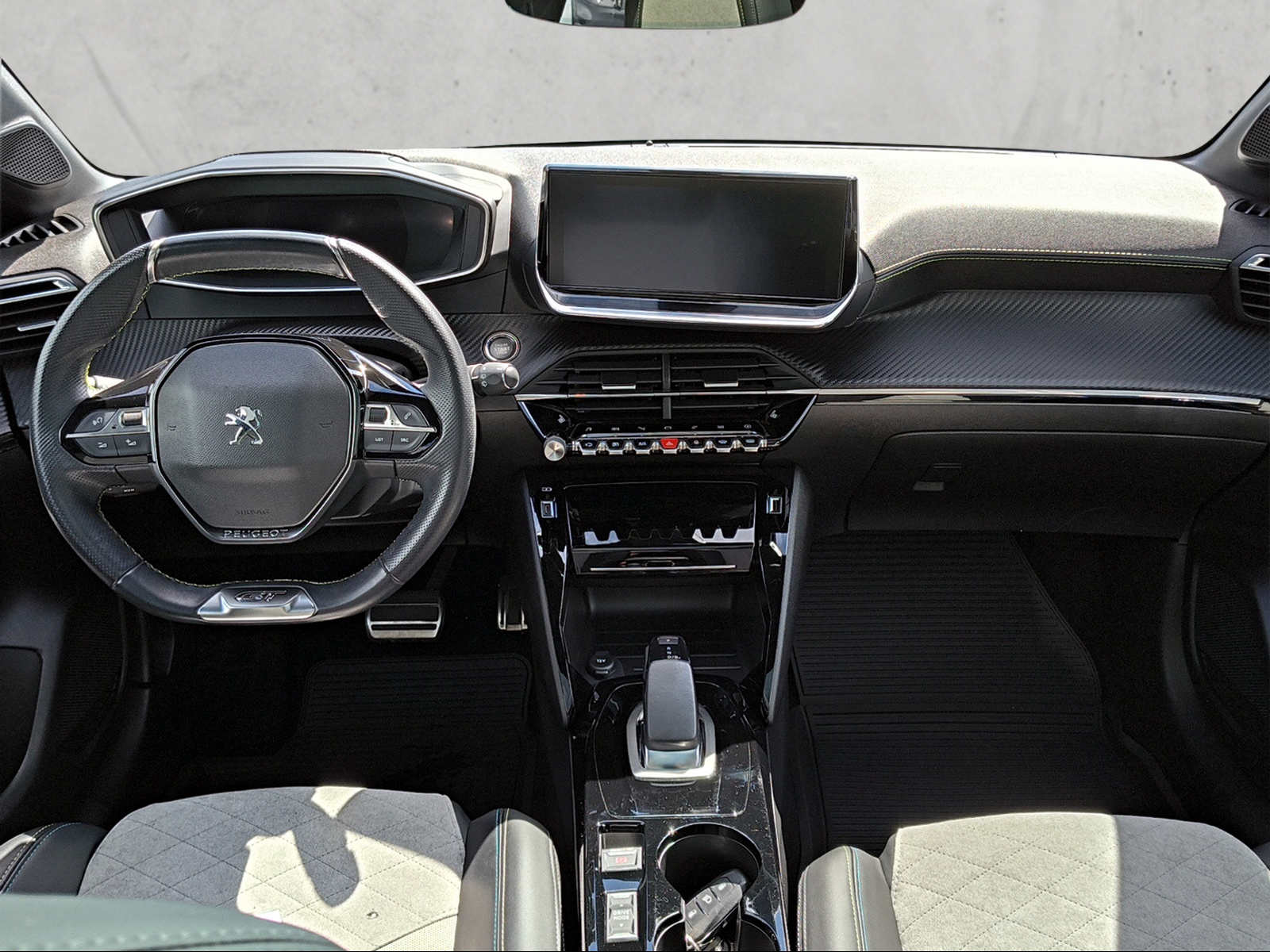 PEUGEOT 208 e-GT-image-12