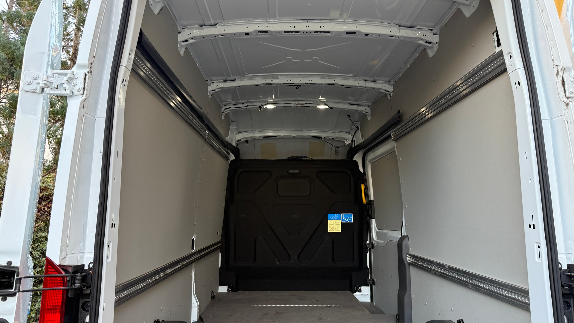 FORD E-Transit Van 350 L3 Basis RWD 68kWh mit Werkgarantie,-image-9