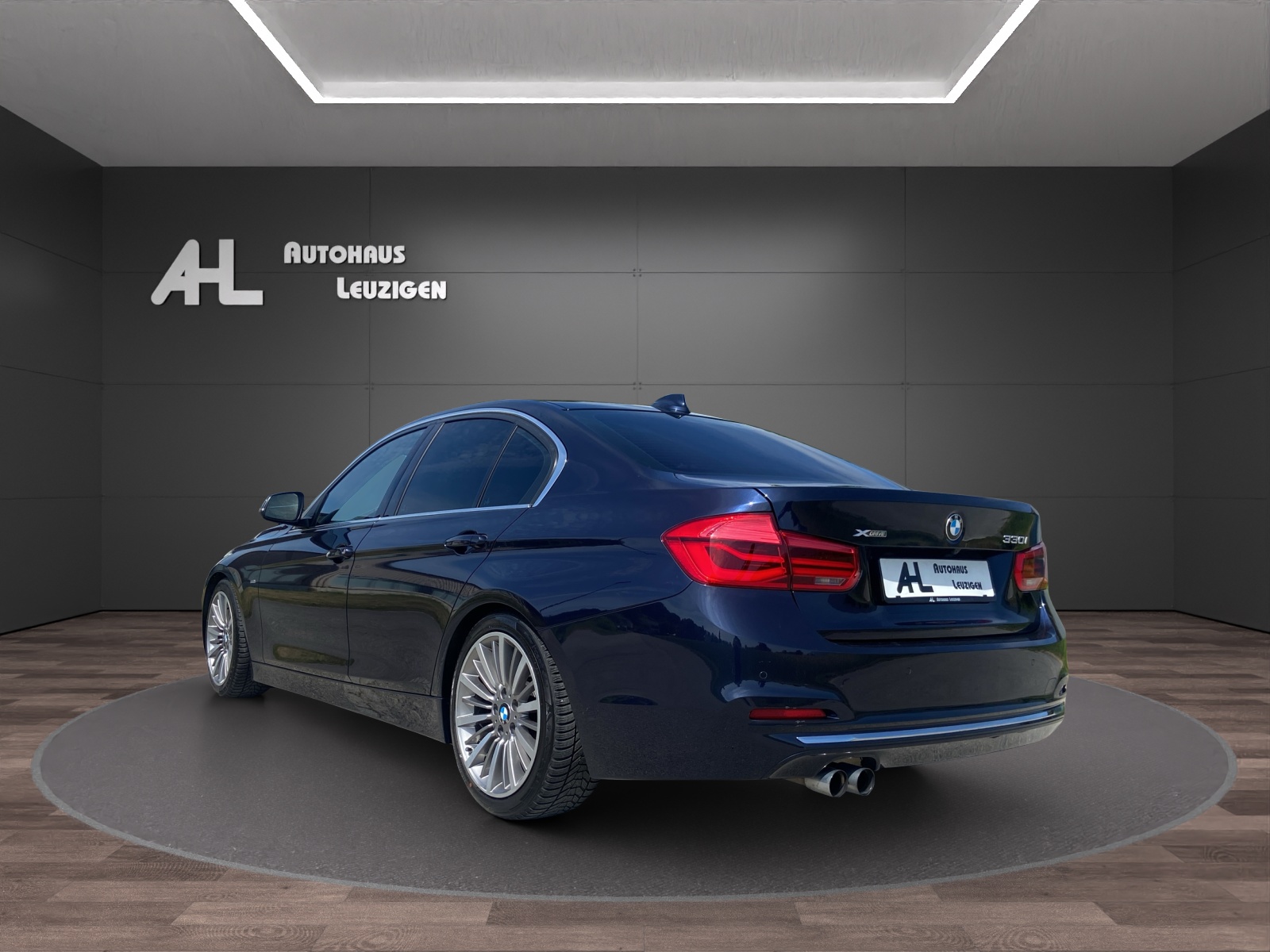 BMW 330i xDrive Luxury Line Steptronic-image-2