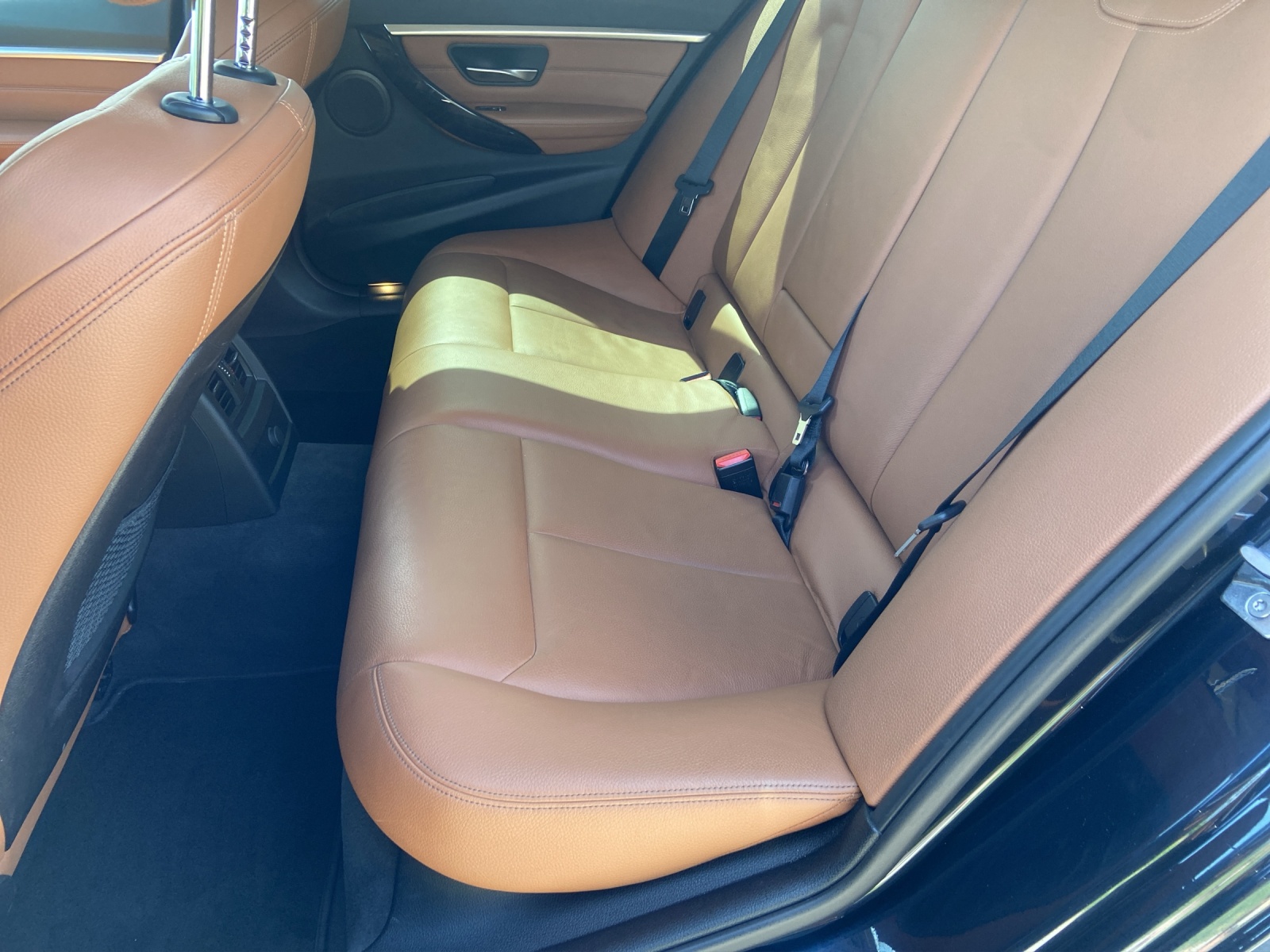 BMW 330i xDrive Luxury Line Steptronic-image-9