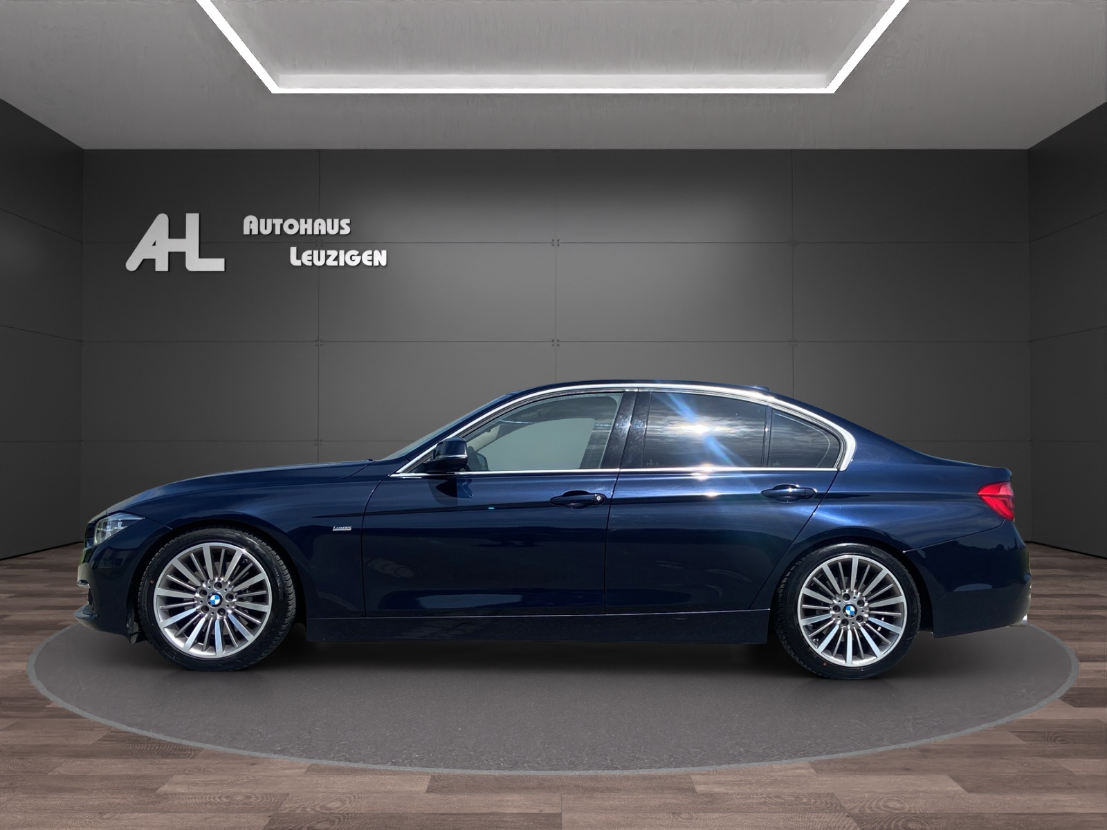 BMW 330i xDrive Luxury Line Steptronic-image-1