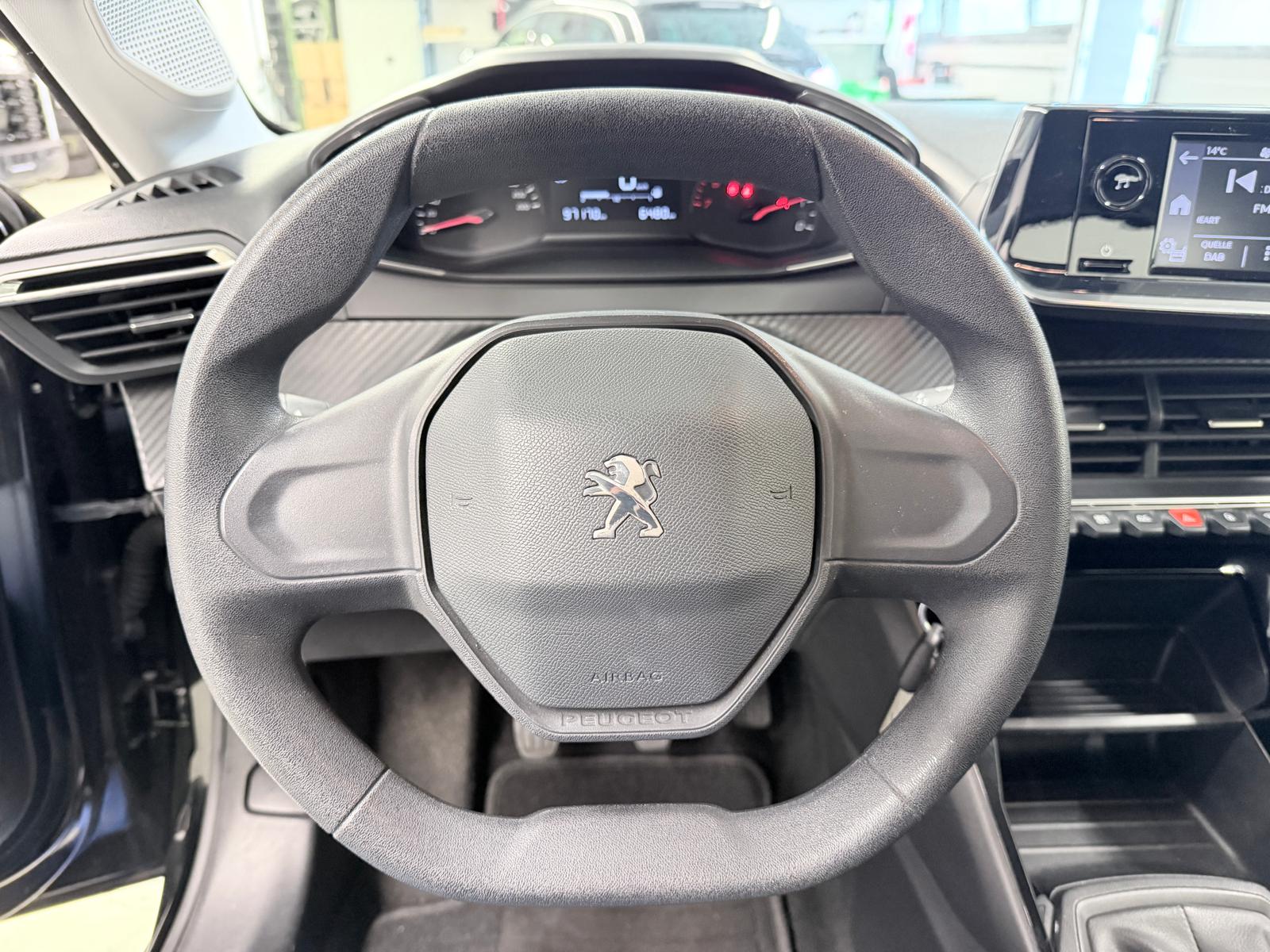 PEUGEOT 208 1.2 PureTech Like-image-9