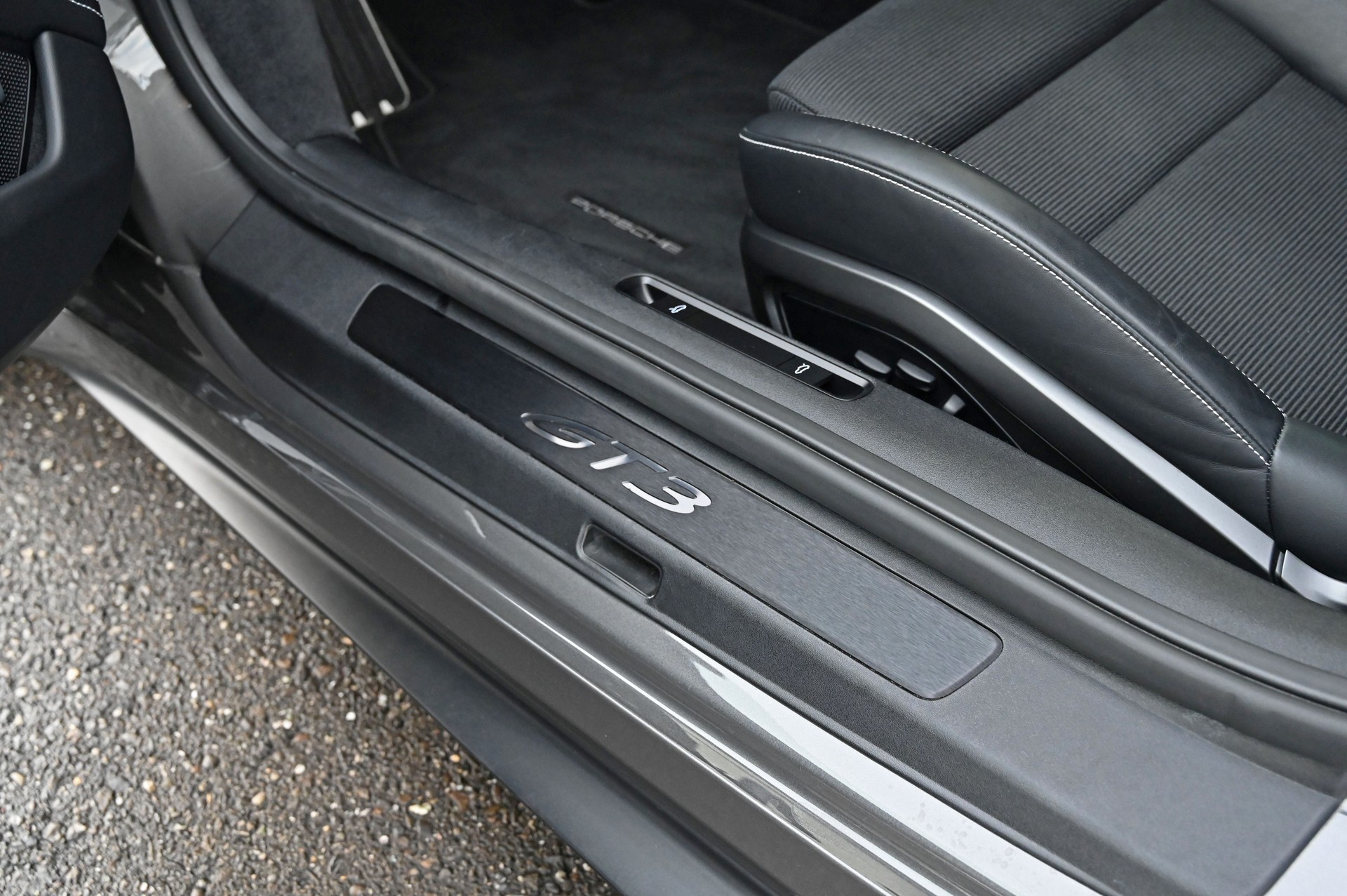 PORSCHE 911 GT3 Touring PDK **Approved Garantie**-image-10