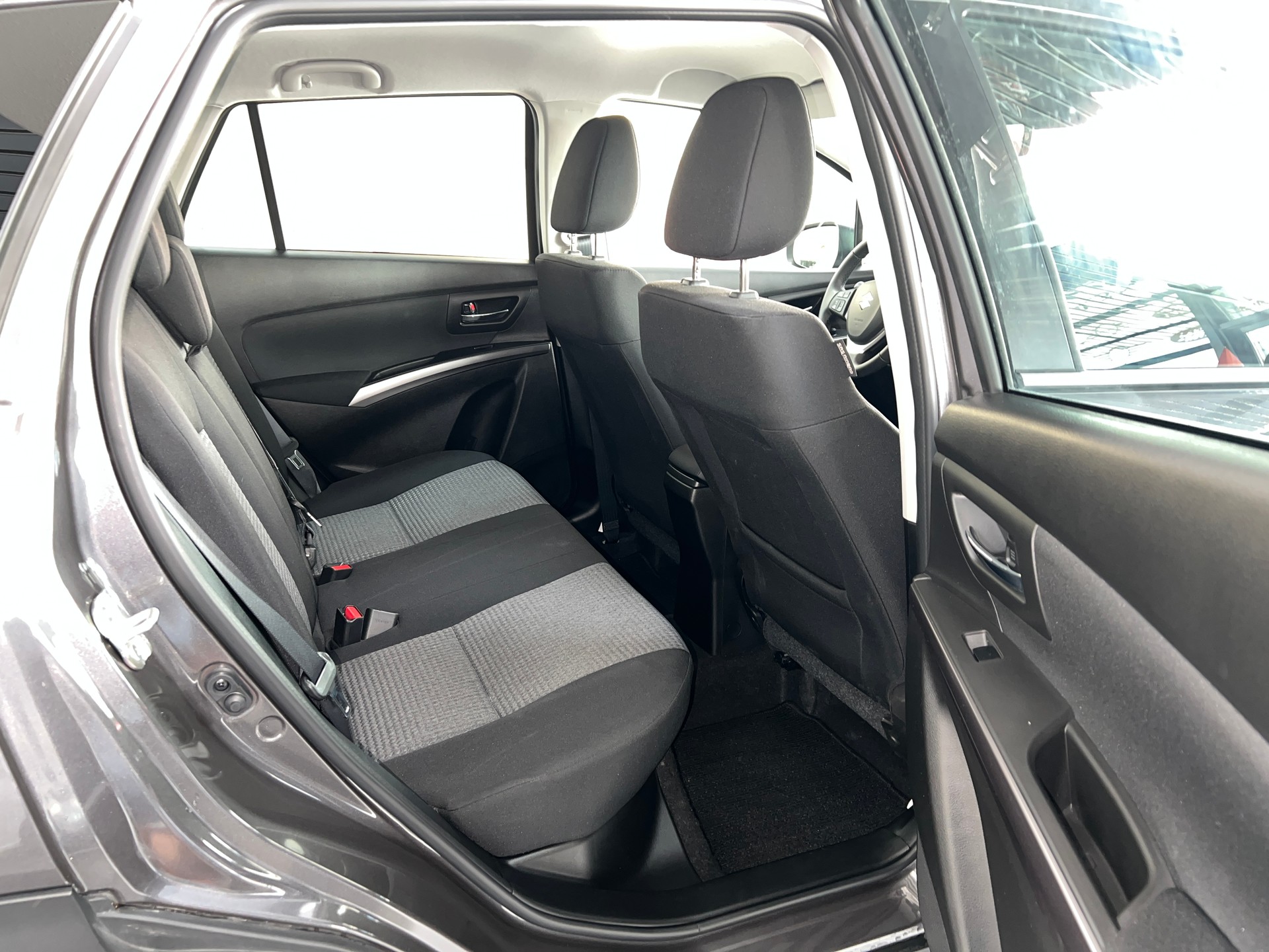 SUZUKI S-Cross 1.4 16V Compact+ MHD 4WD Automatic-image-4