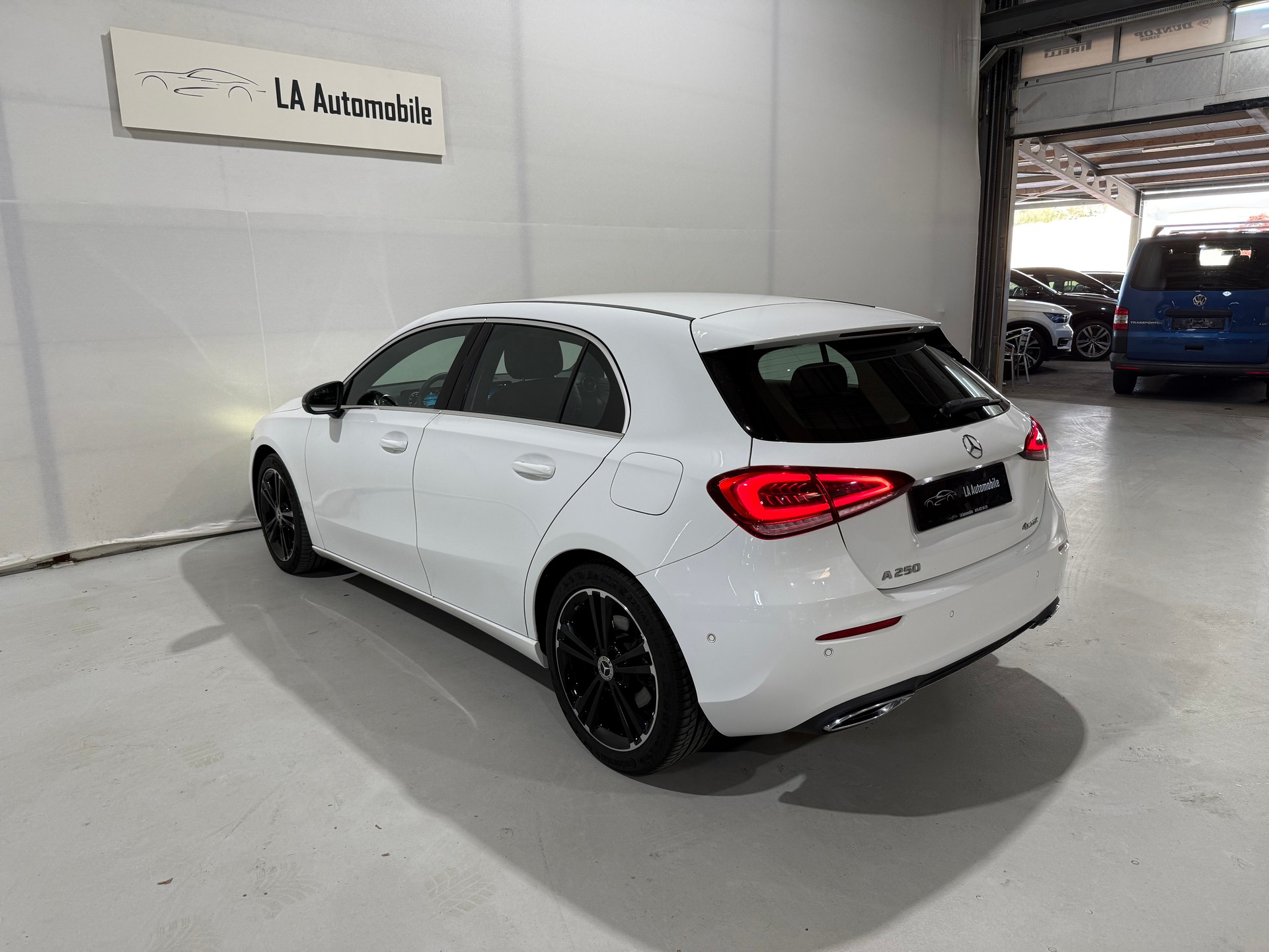 MERCEDES-BENZ A 250 4Matic Progressive 7G-DCT-image-9