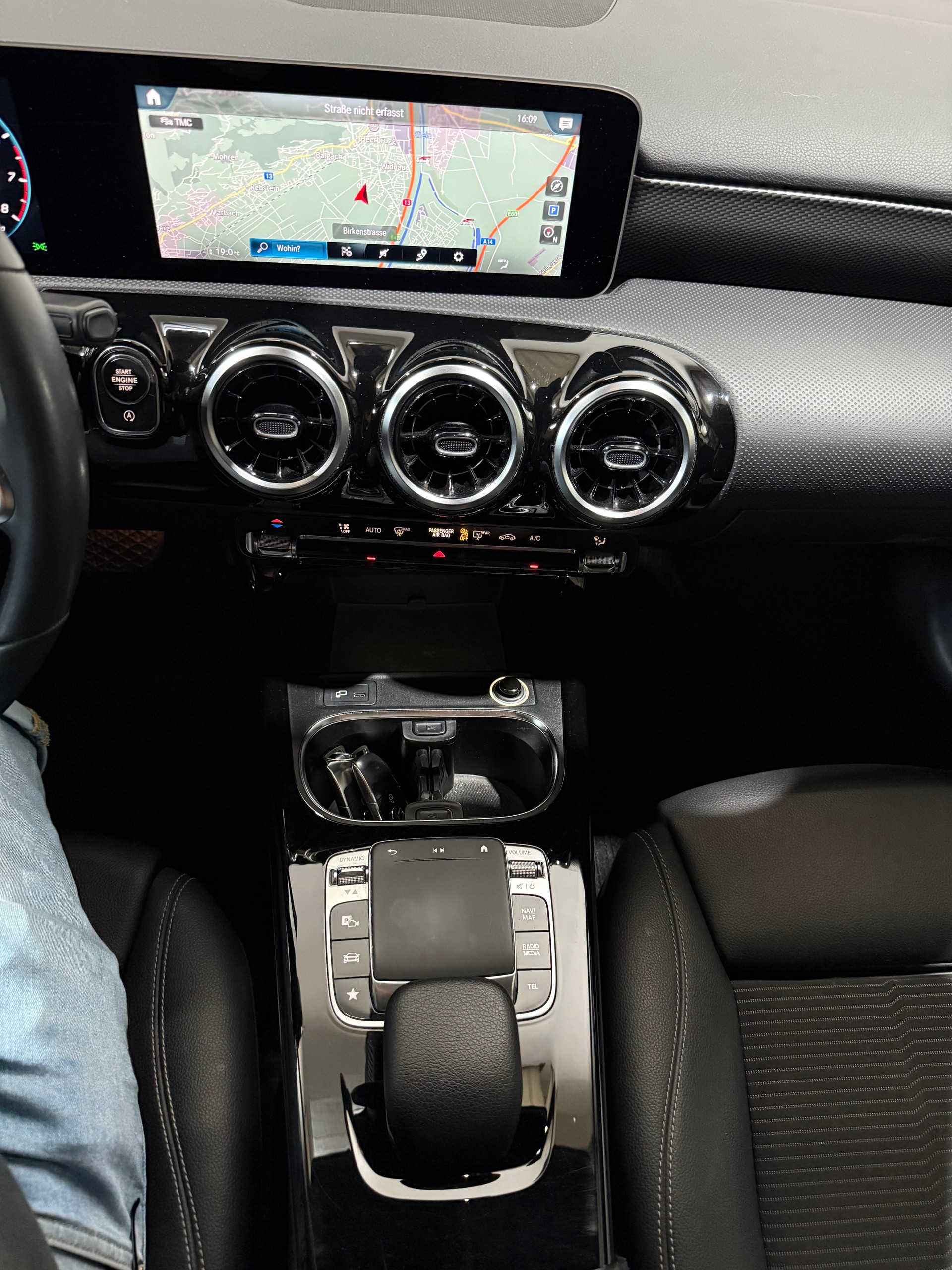 MERCEDES-BENZ A 250 4Matic Progressive 7G-DCT-image-15