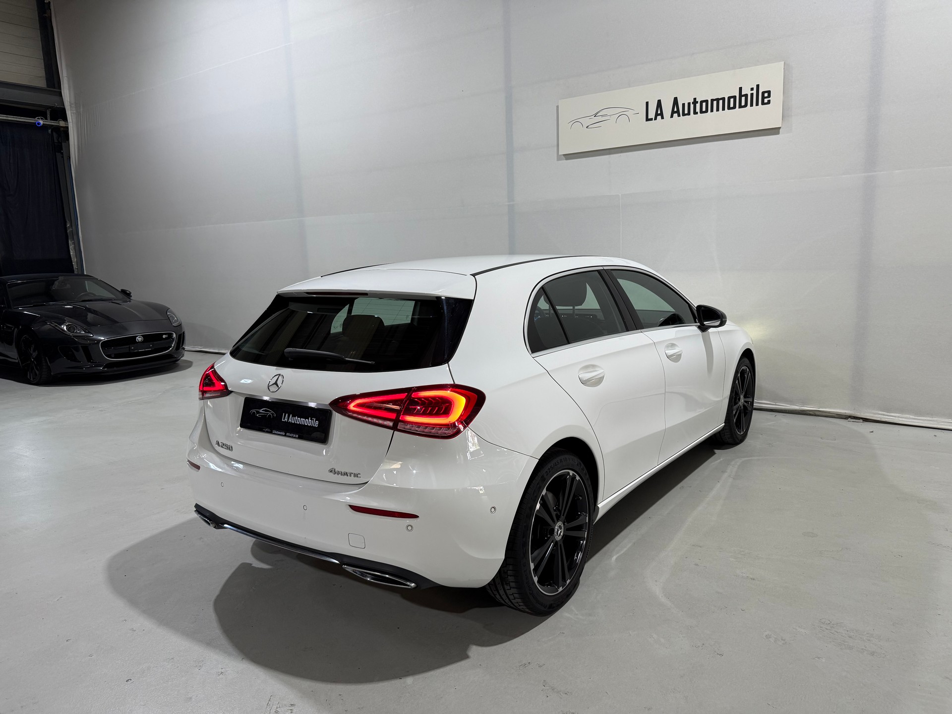MERCEDES-BENZ A 250 4Matic Progressive 7G-DCT-image-8