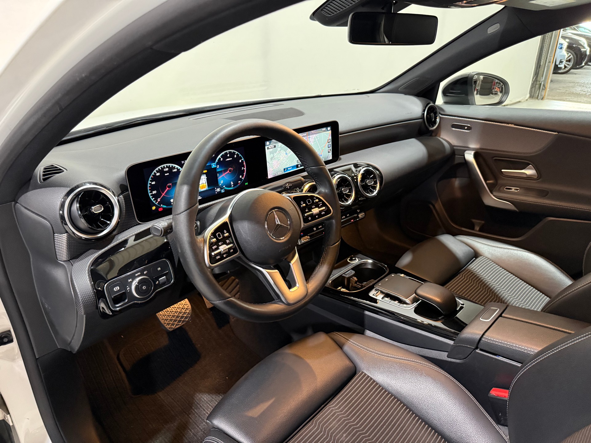 MERCEDES-BENZ A 250 4Matic Progressive 7G-DCT-image-12