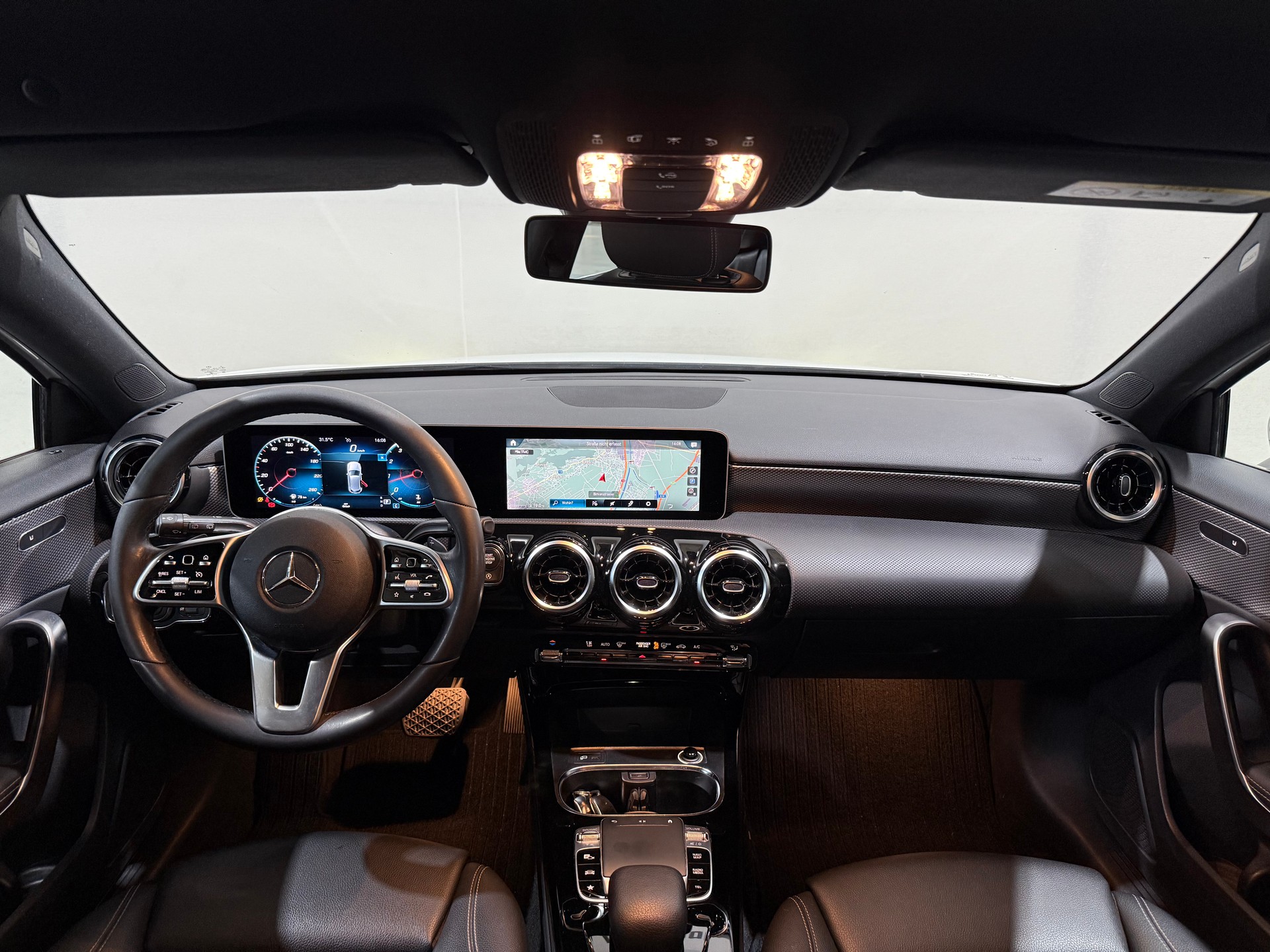 MERCEDES-BENZ A 250 4Matic Progressive 7G-DCT-image-11