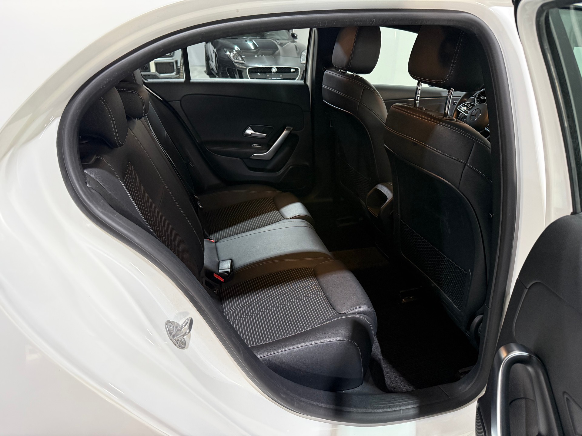 MERCEDES-BENZ A 250 4Matic Progressive 7G-DCT-image-14