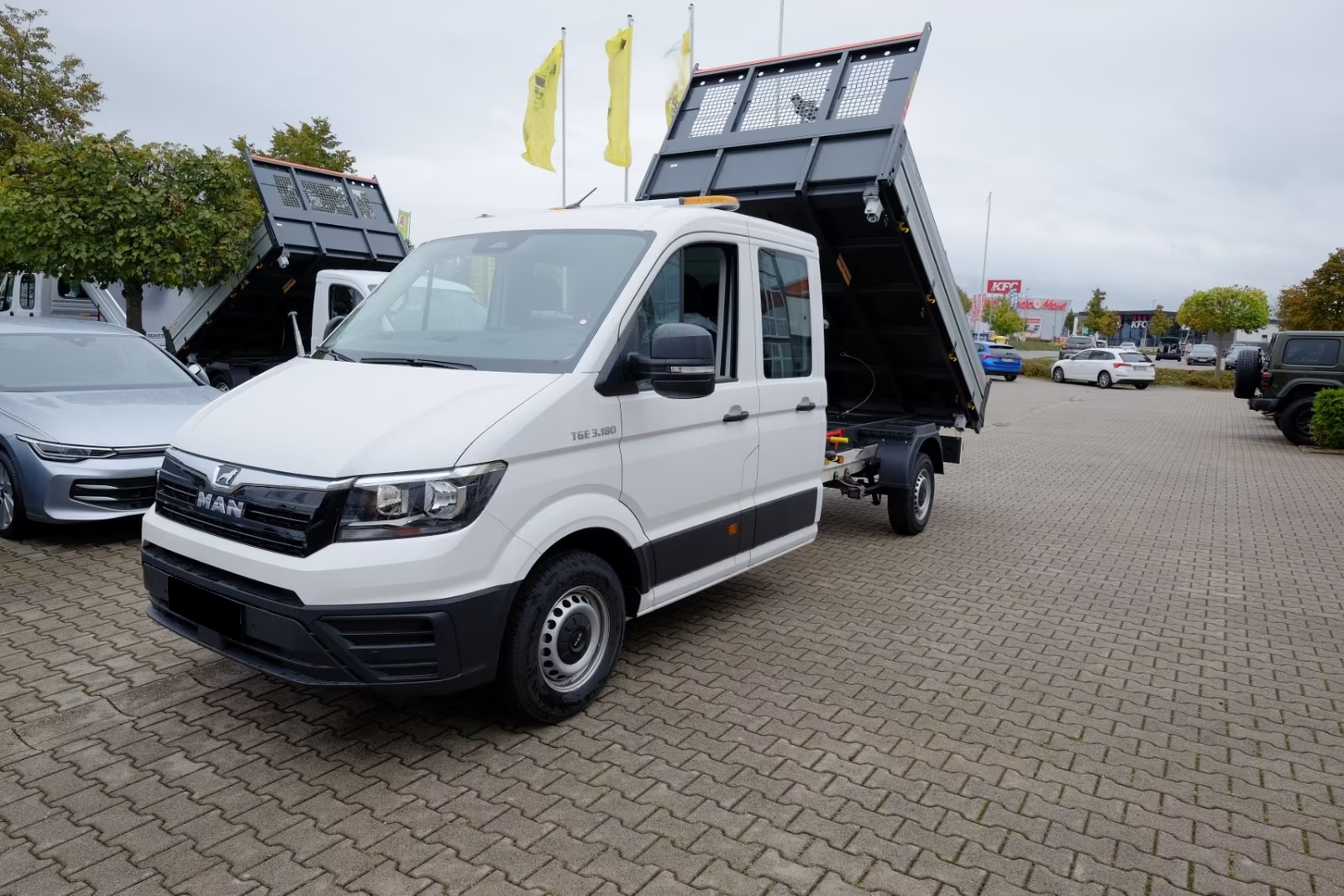 MAN TGE 3.5 L4 3-Seitenkipper DoKa-image-0