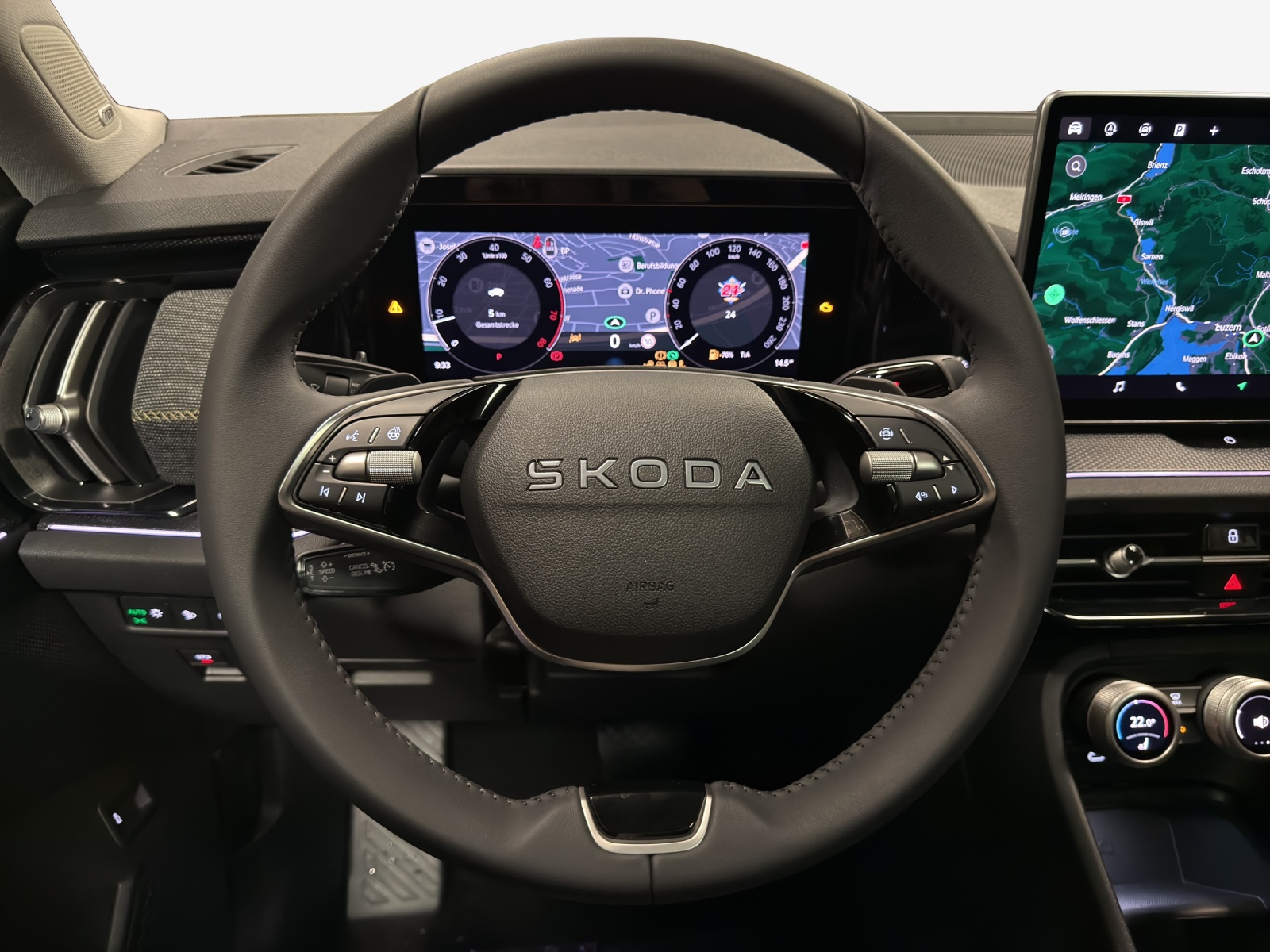 SKODA Kodiaq Dynamic-image-9