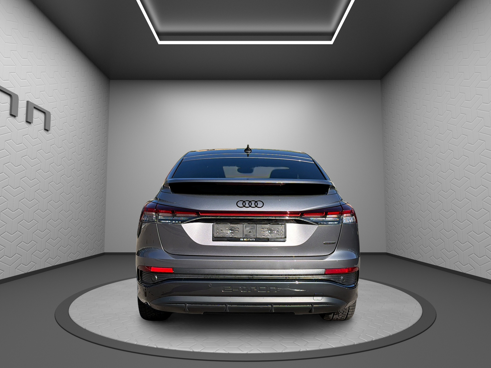 AUDI Q4 e-tron 45 Attraction quattro-image-4