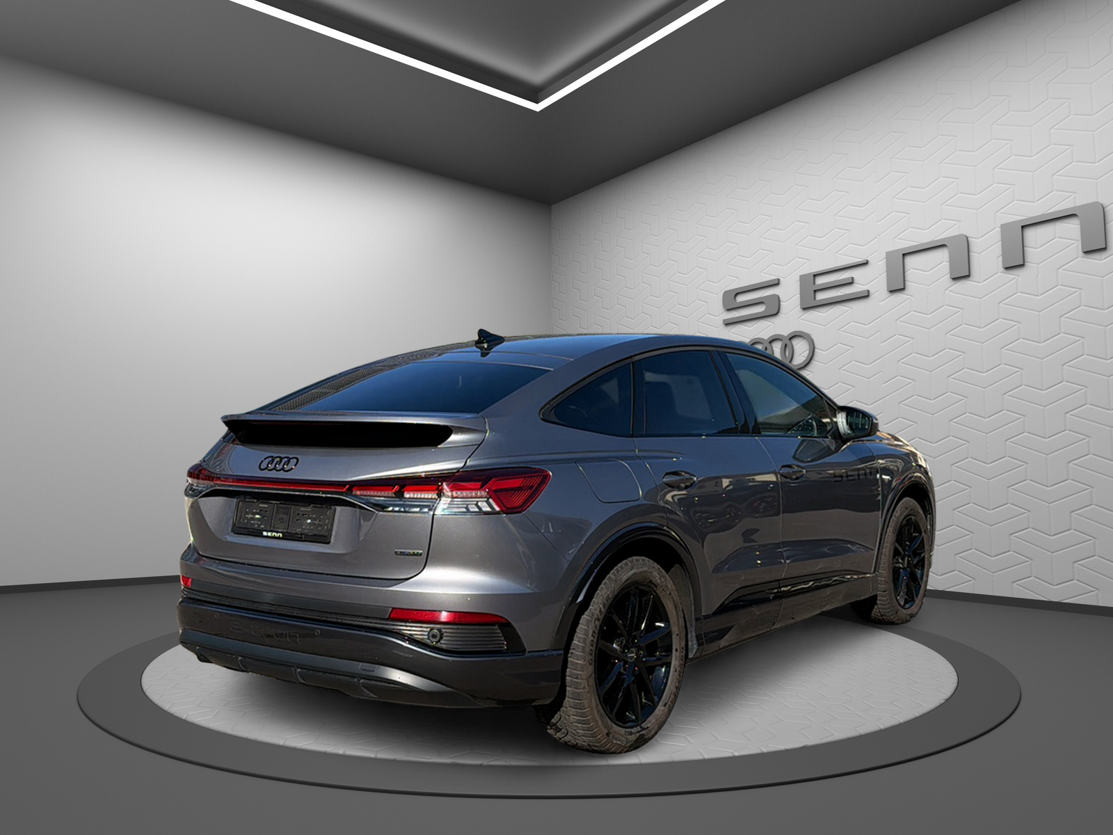AUDI Q4 e-tron 45 Attraction quattro-image-2
