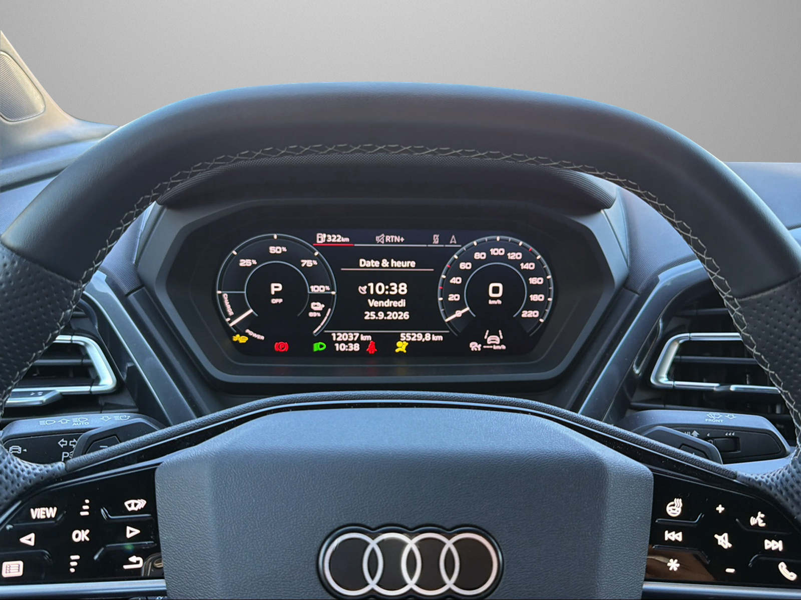 AUDI Q4 e-tron 45 Attraction quattro-image-8