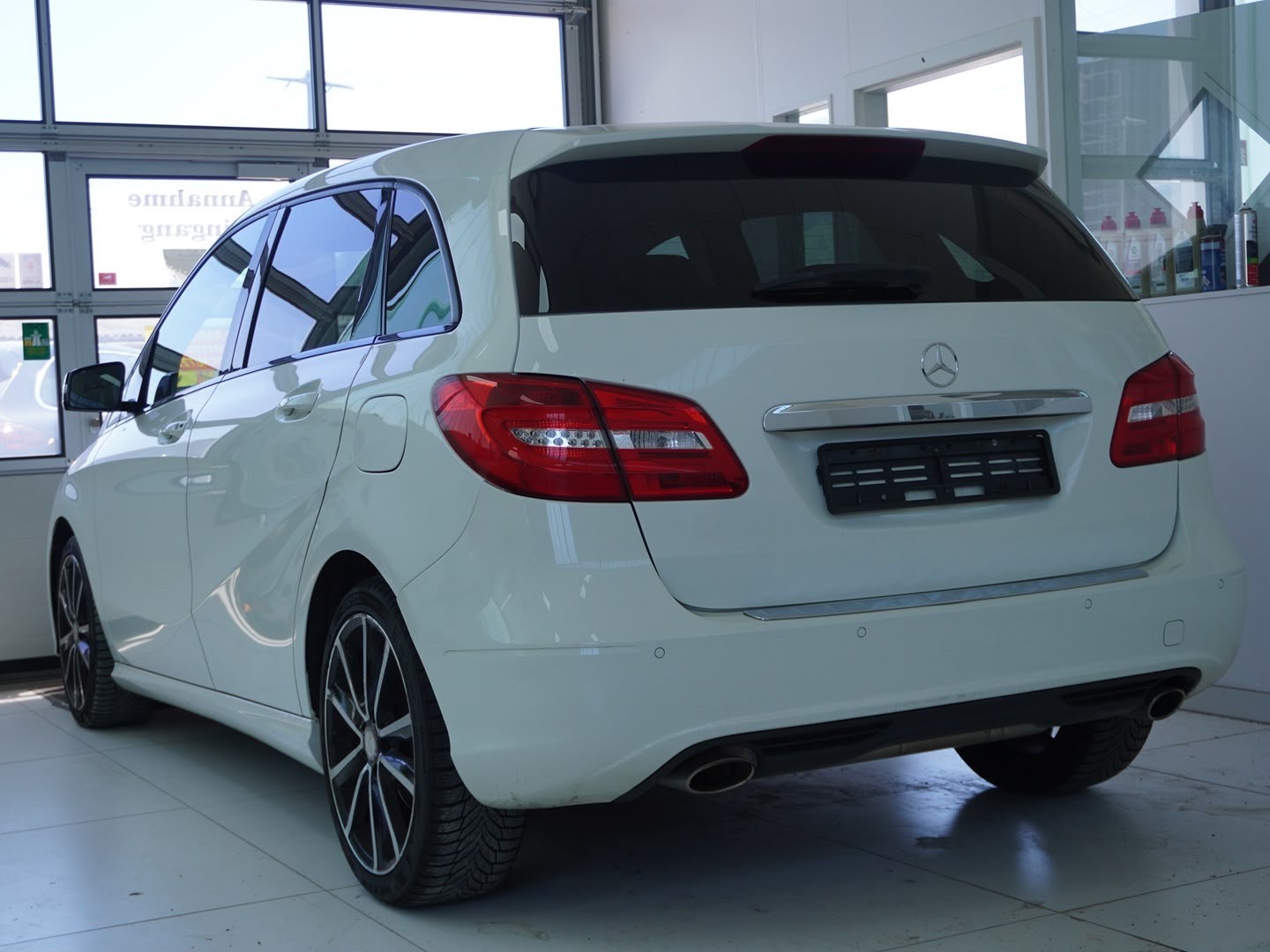 MERCEDES-BENZ B 200 7G-DCT-image-1