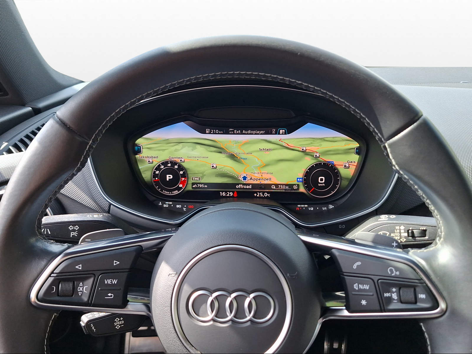 AUDI TTS Coupé 2.0 TFSI quattro S-tronic-image-4