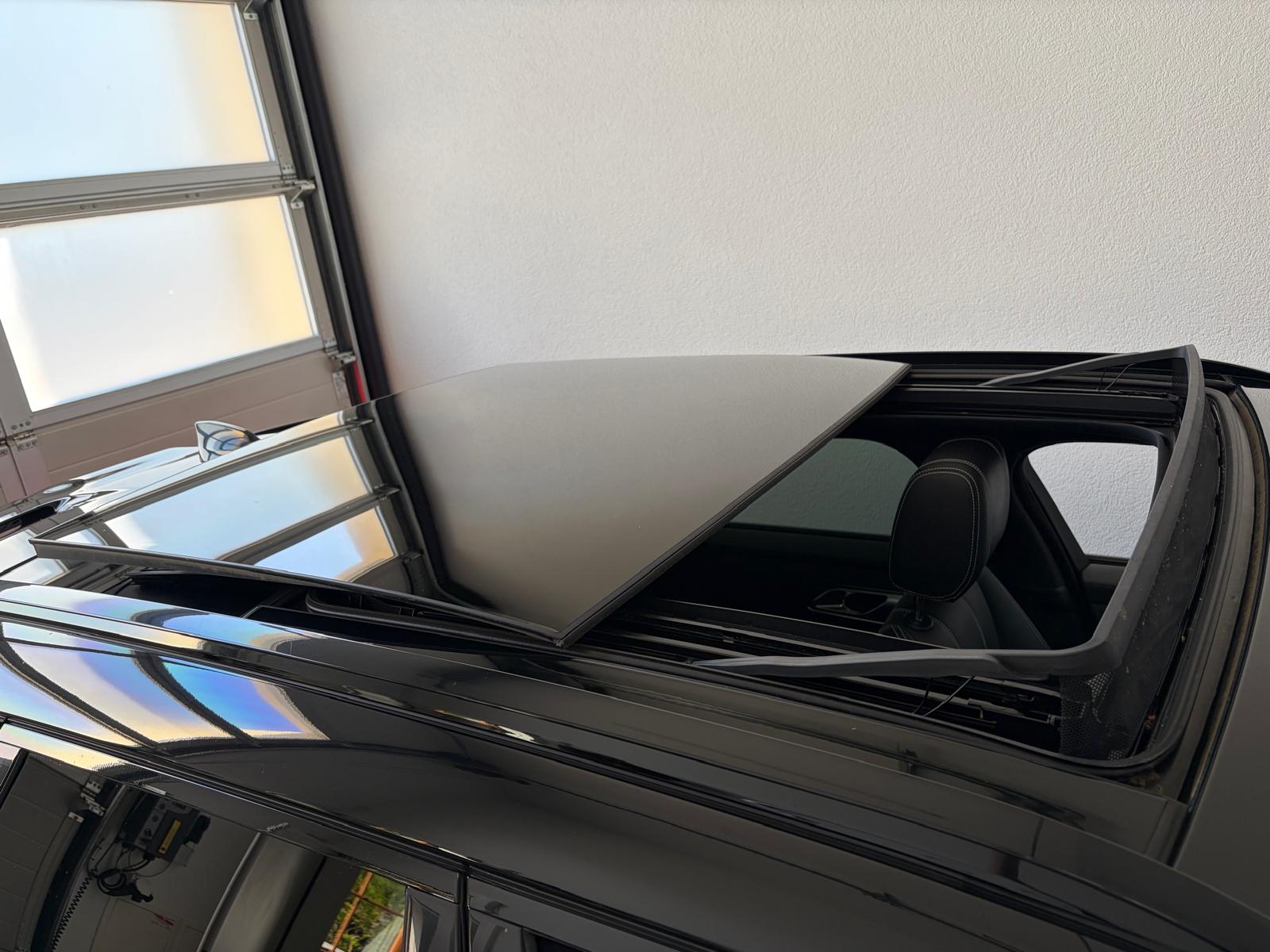 LAND ROVER Range Rover Velar R-Dynamic P 250 SE Automatic - Toit ouvrant - Caméra 3D Surround View - Attelage-image-1