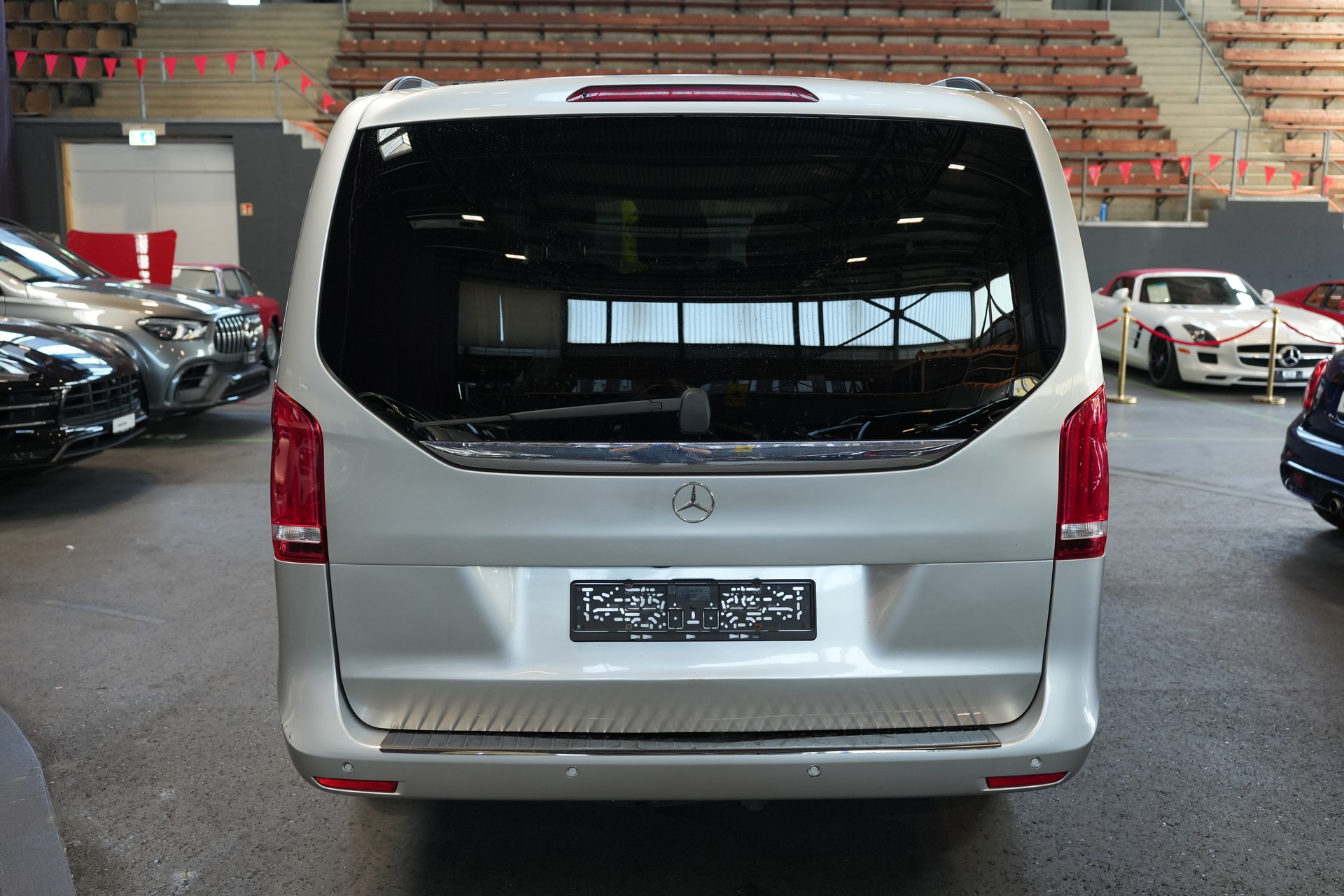 MERCEDES-BENZ V 250 d lang 4Matic 7G-Tronic-image-2