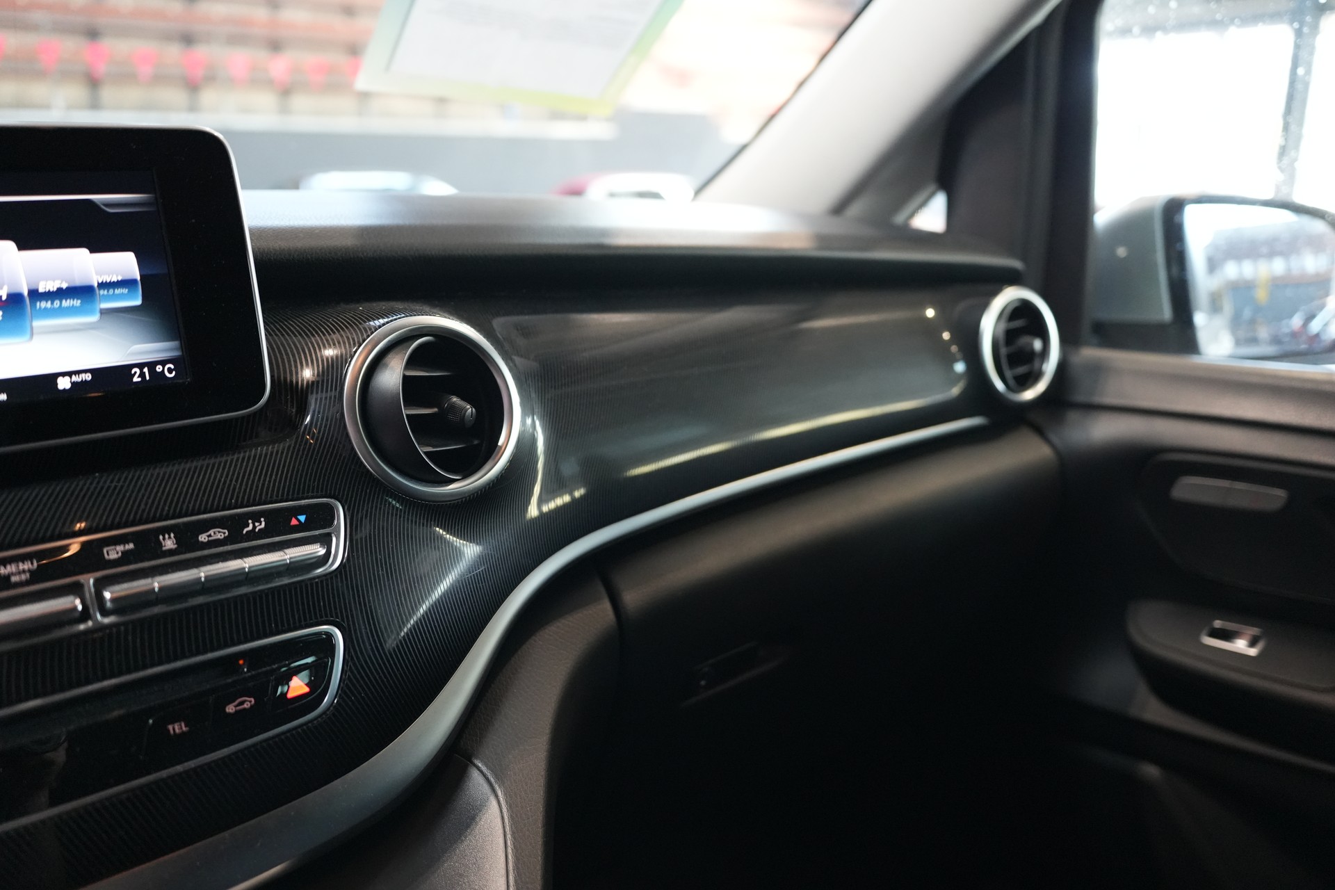 MERCEDES-BENZ V 250 d lang 4Matic 7G-Tronic-image-9