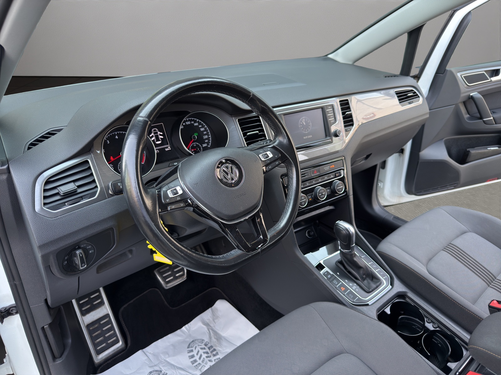 VW Golf Sportsvan 1.4 TSI Allstar DSG-image-9