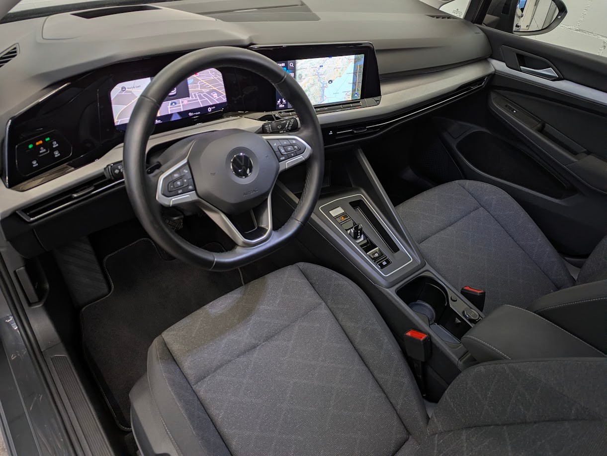 VW Golf VIII 1.5 TSI Life DSG*1.HAND CH-AUTO 12MT GAR VOLL-LED NAVI PRO VIRTUAL CAM HARMAN/KARDON ACC*-image-3