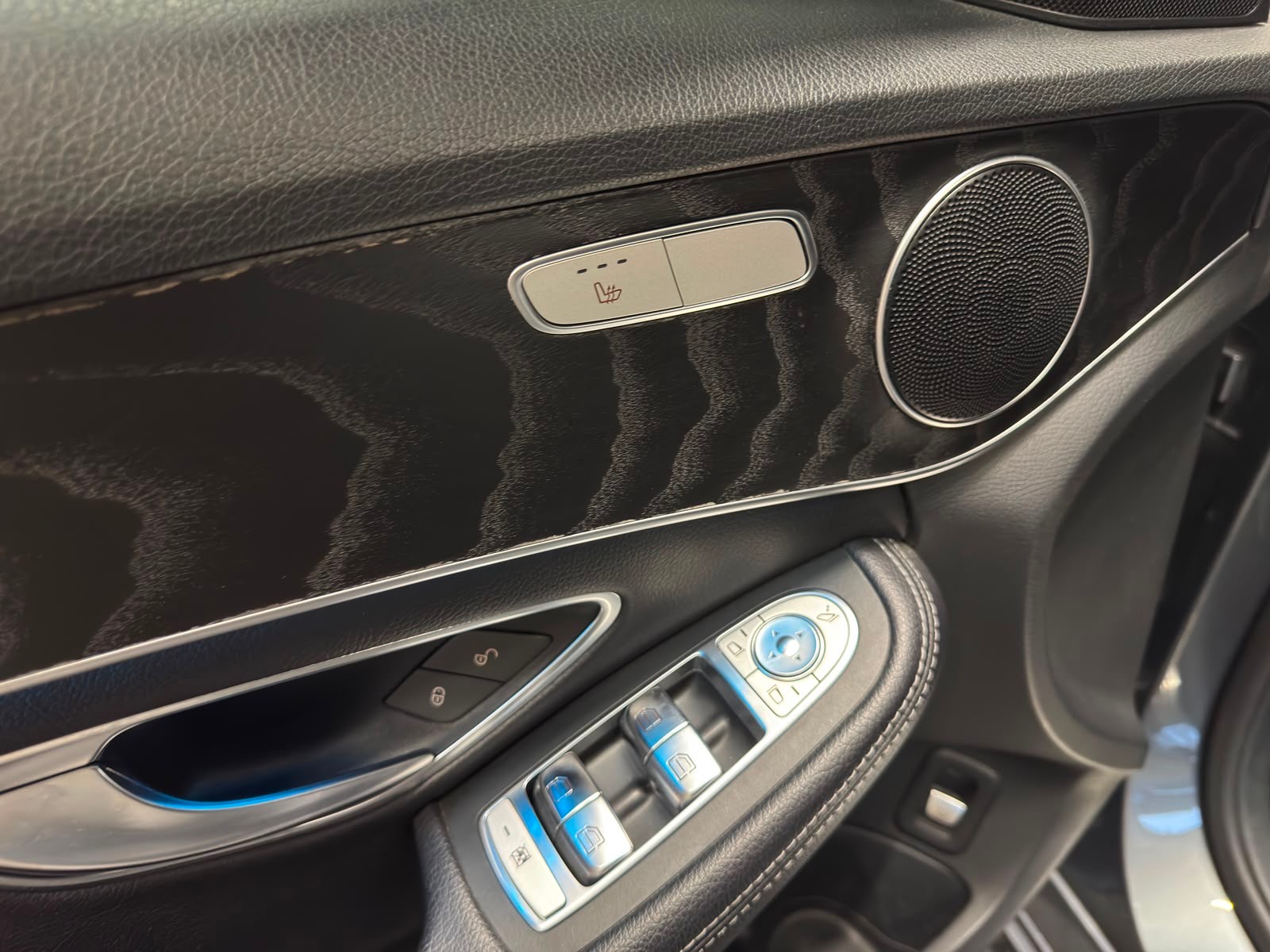 MERCEDES-BENZ C 200 AMG Line 4matic Kombi-image-8