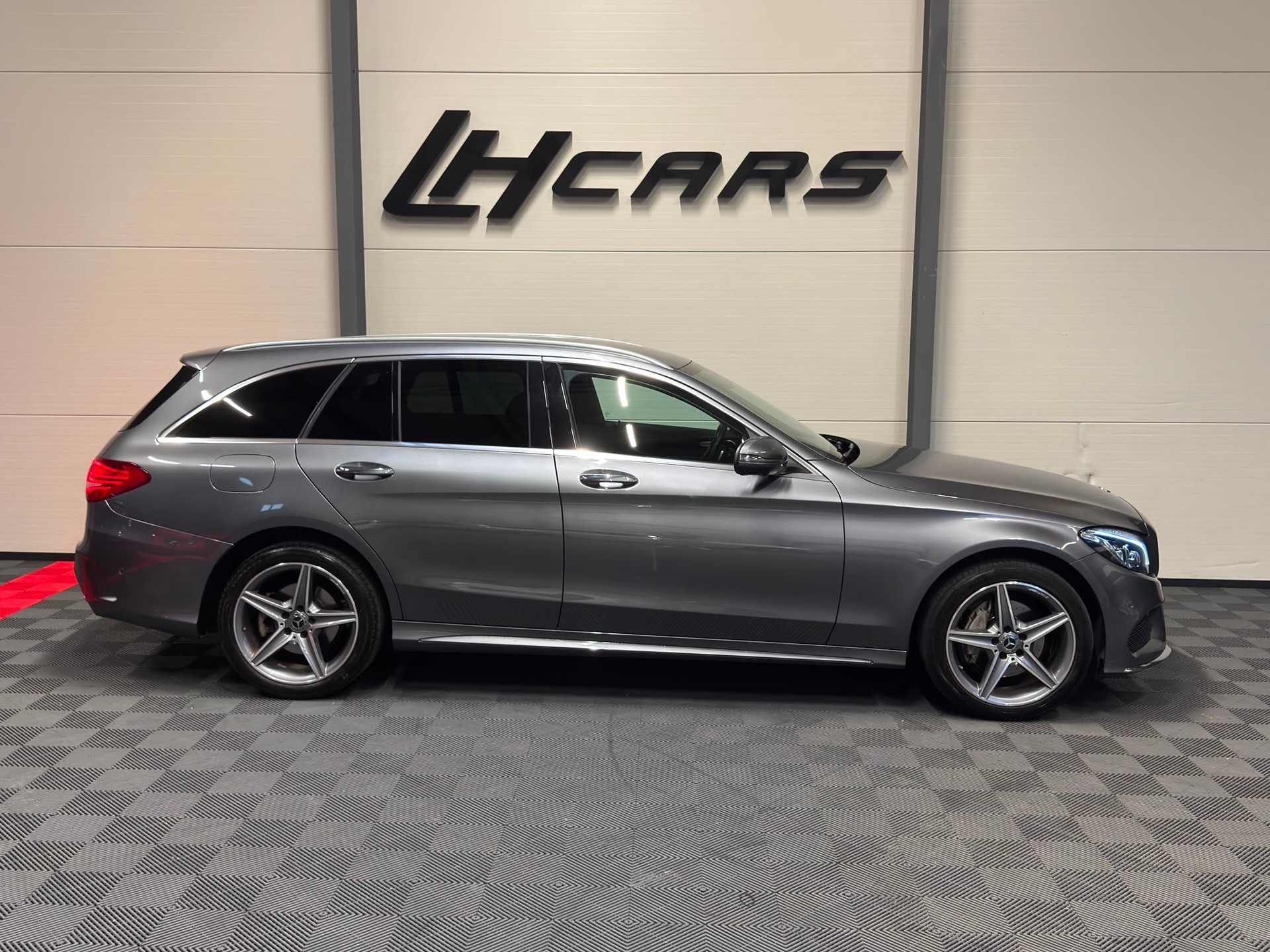 MERCEDES-BENZ C 200 AMG Line 4matic Kombi-image-4