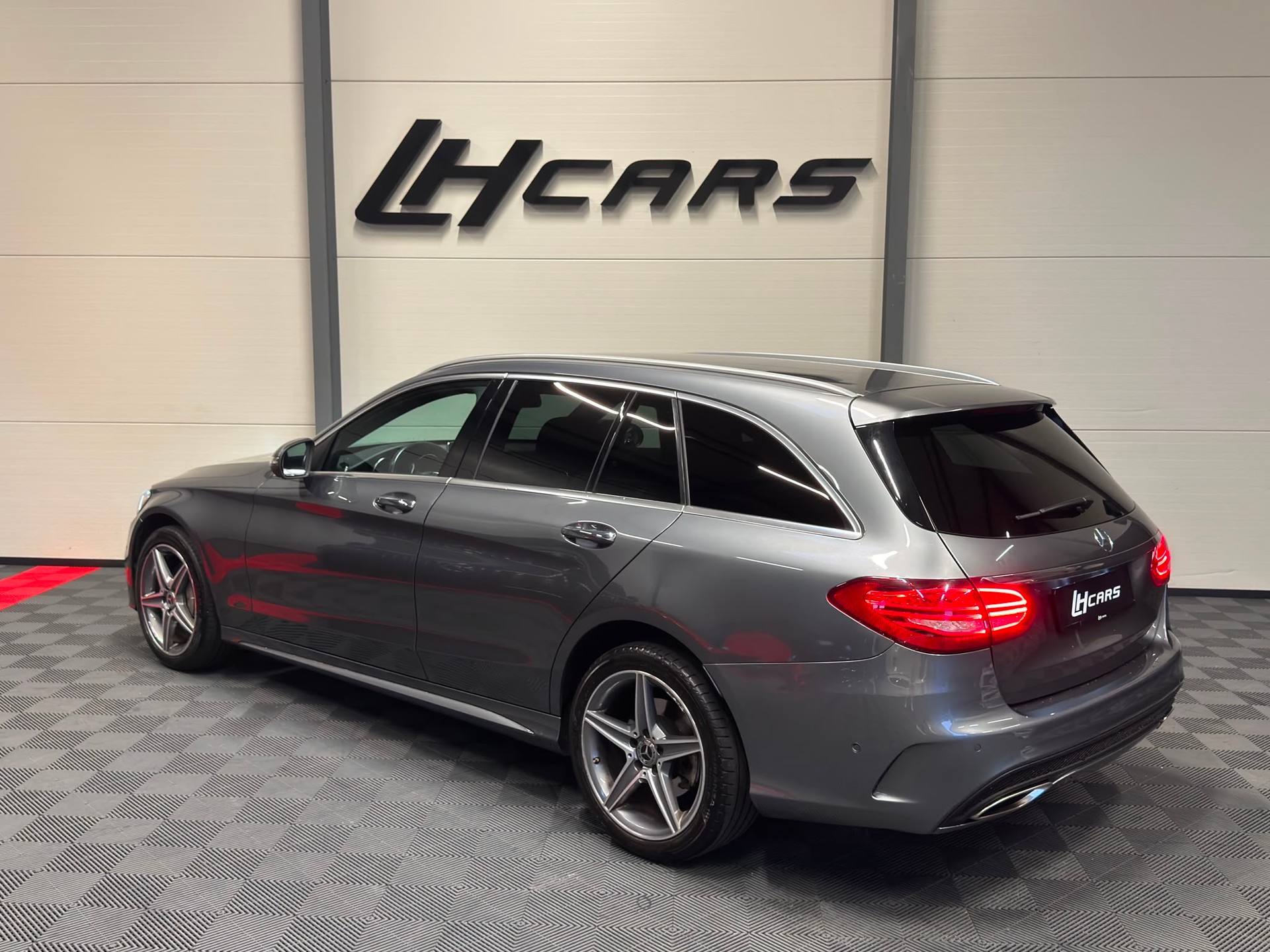 MERCEDES-BENZ C 200 AMG Line 4matic Kombi-image-2