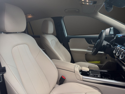MERCEDES-BENZ EQA 350 4Matic-image-11
