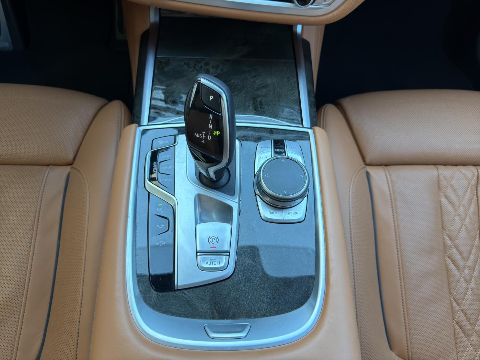 BMW 750i xDrive M Sport Steptronic (CH)-image-14